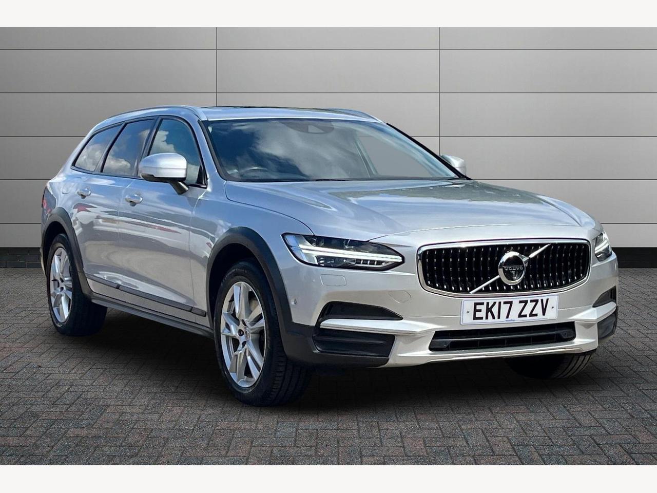 Main listing image - Volvo V90 Cross Country