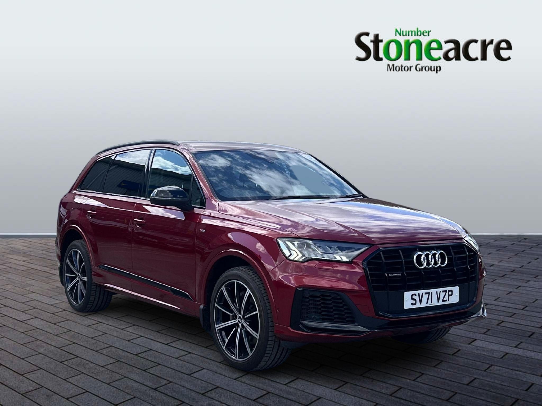 Main listing image - Audi Q7
