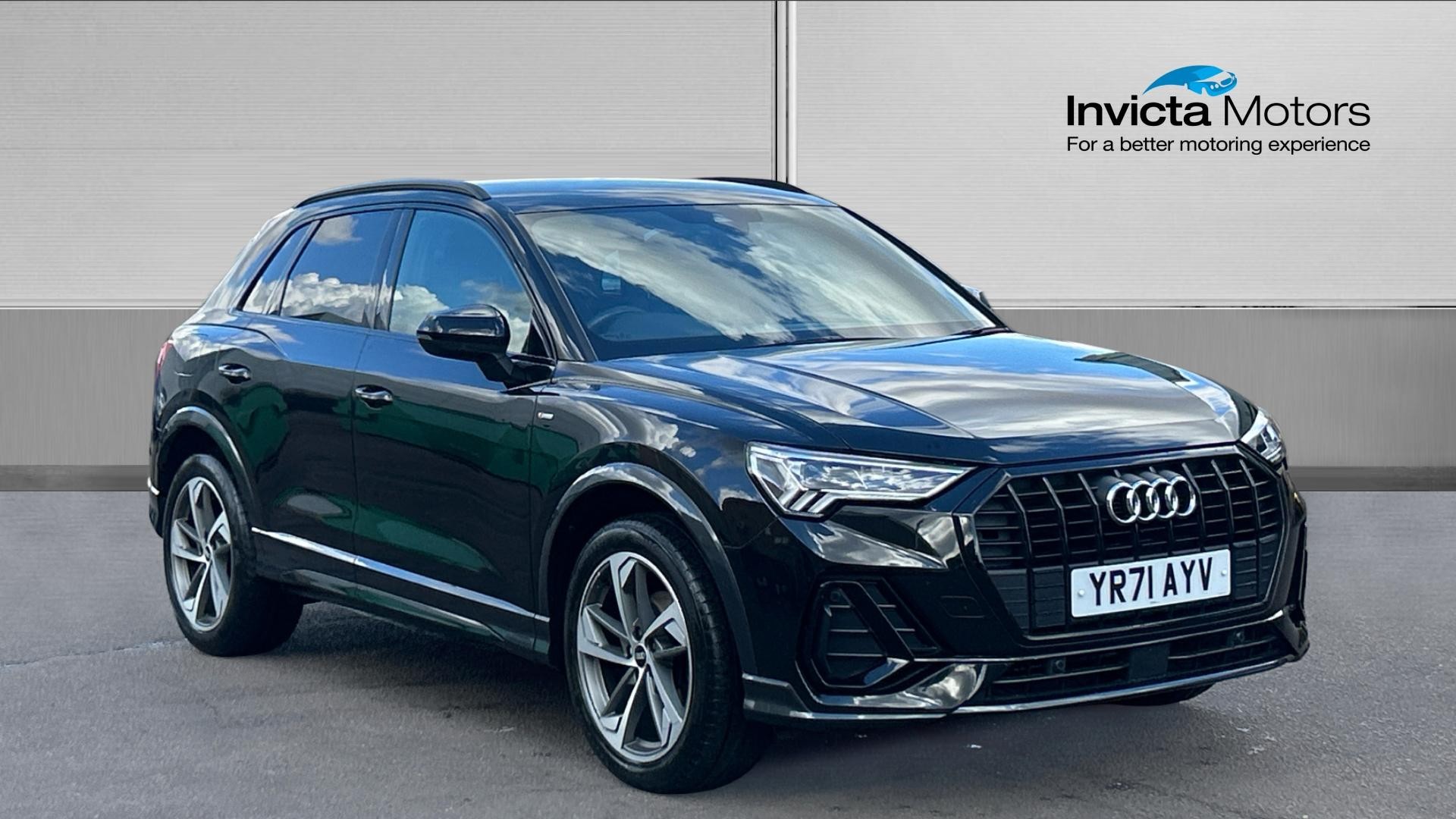 Main listing image - Audi Q3
