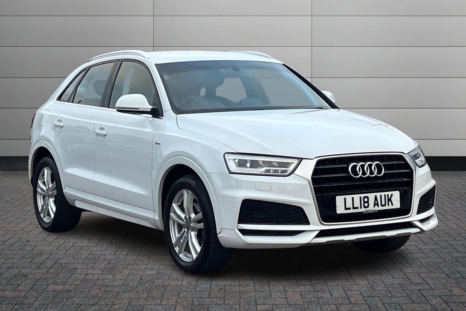 Main listing image - Audi Q3