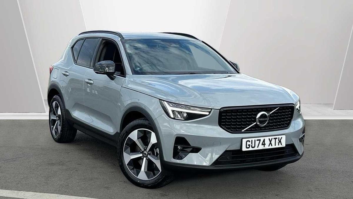 Main listing image - Volvo XC40