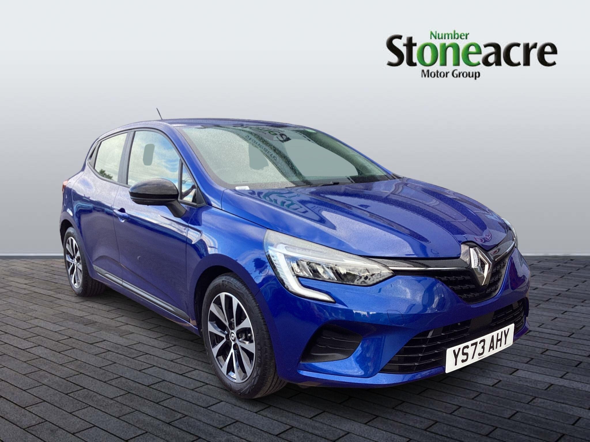 Main listing image - Renault Clio