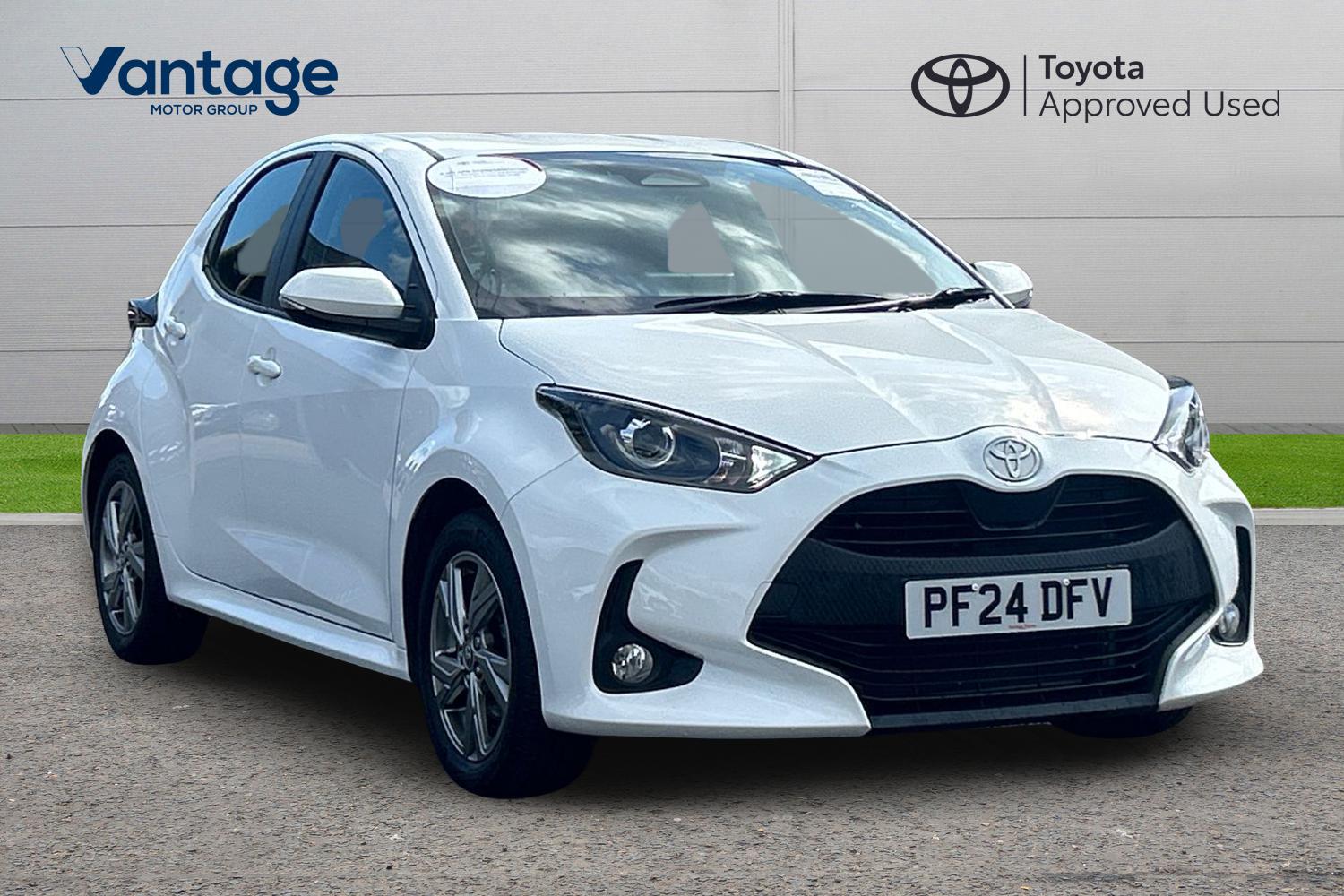 Main listing image - Toyota Yaris