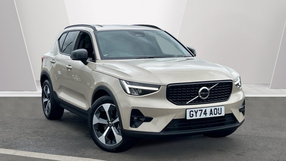 Main listing image - Volvo XC40