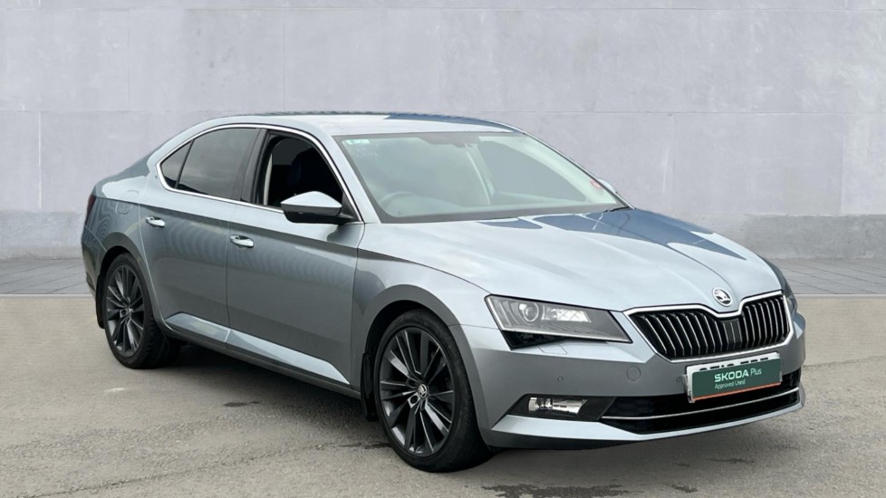 Main listing image - Skoda Superb