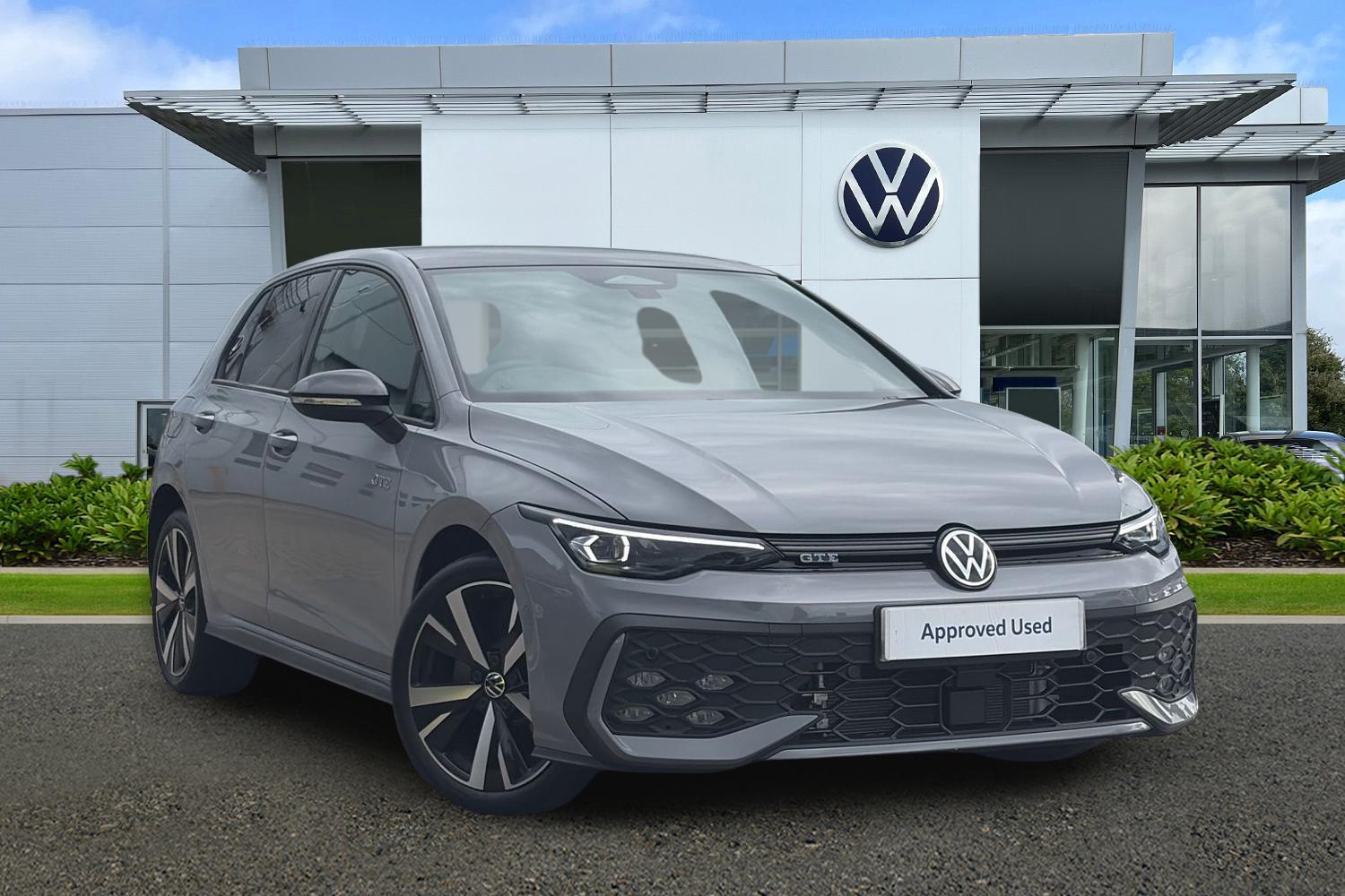 Main listing image - Volkswagen Golf