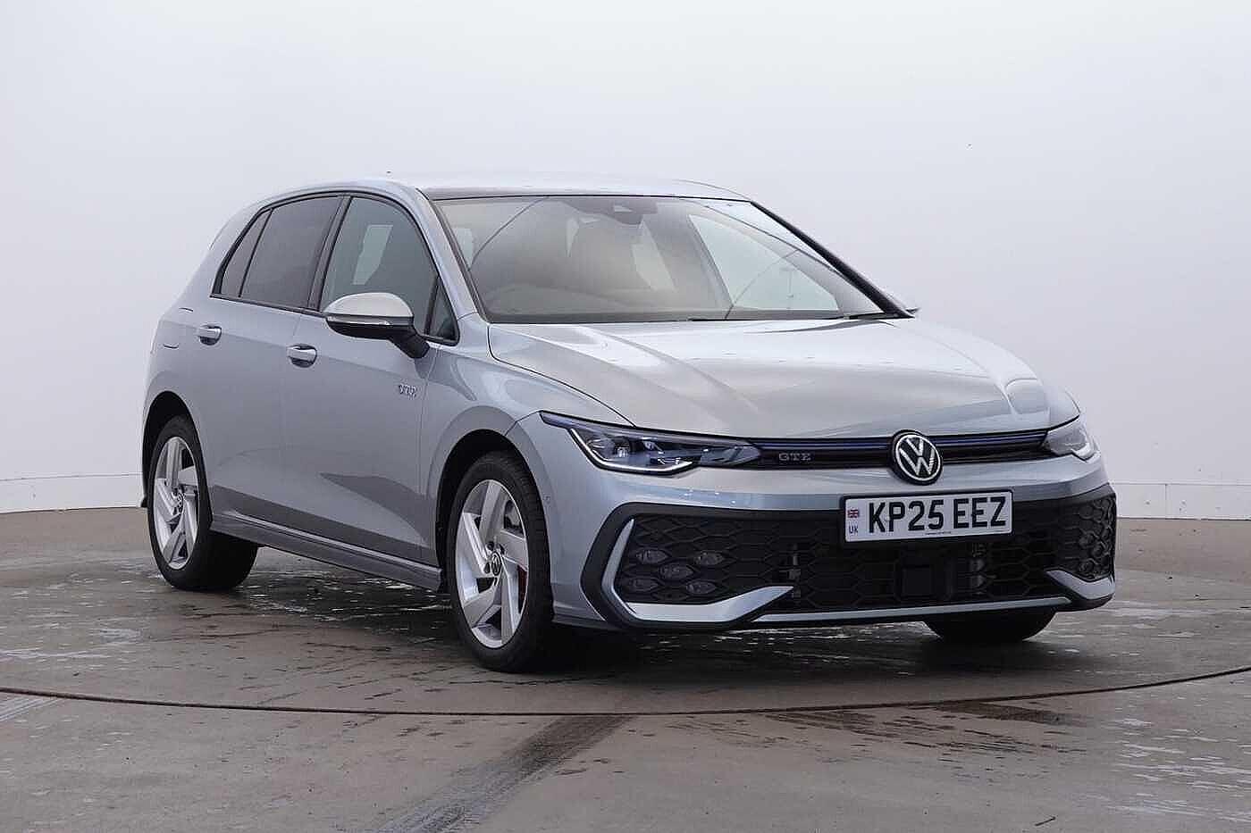 Main listing image - Volkswagen Golf GTE