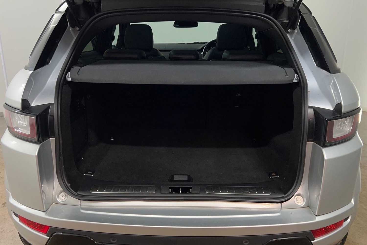 Main listing image - Land Rover Range Rover Evoque