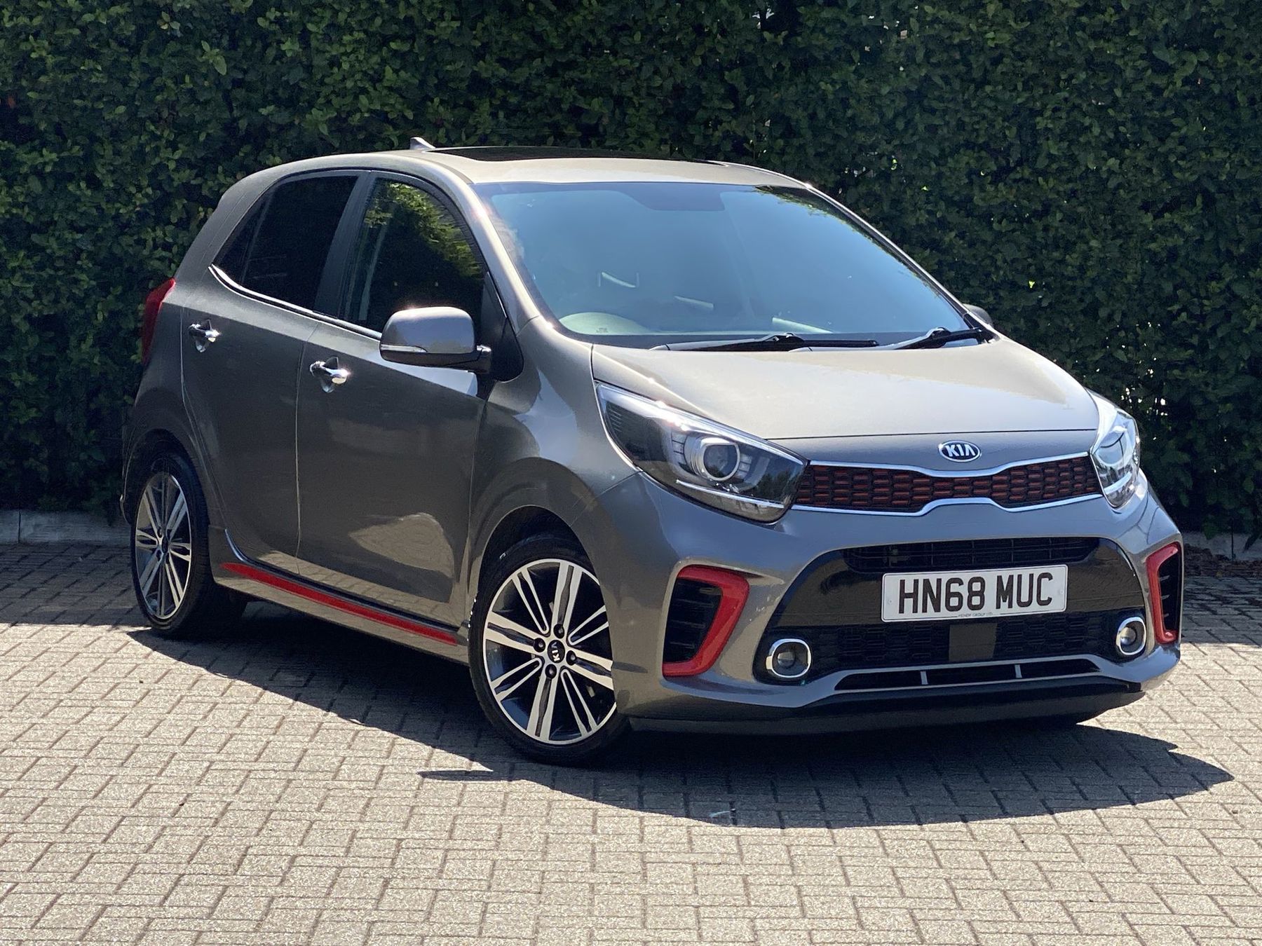 Main listing image - Kia Picanto