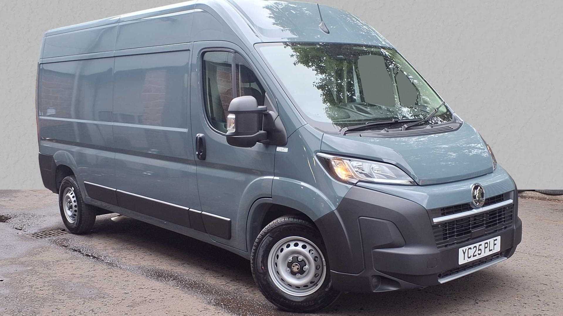 Main listing image - Vauxhall Movano