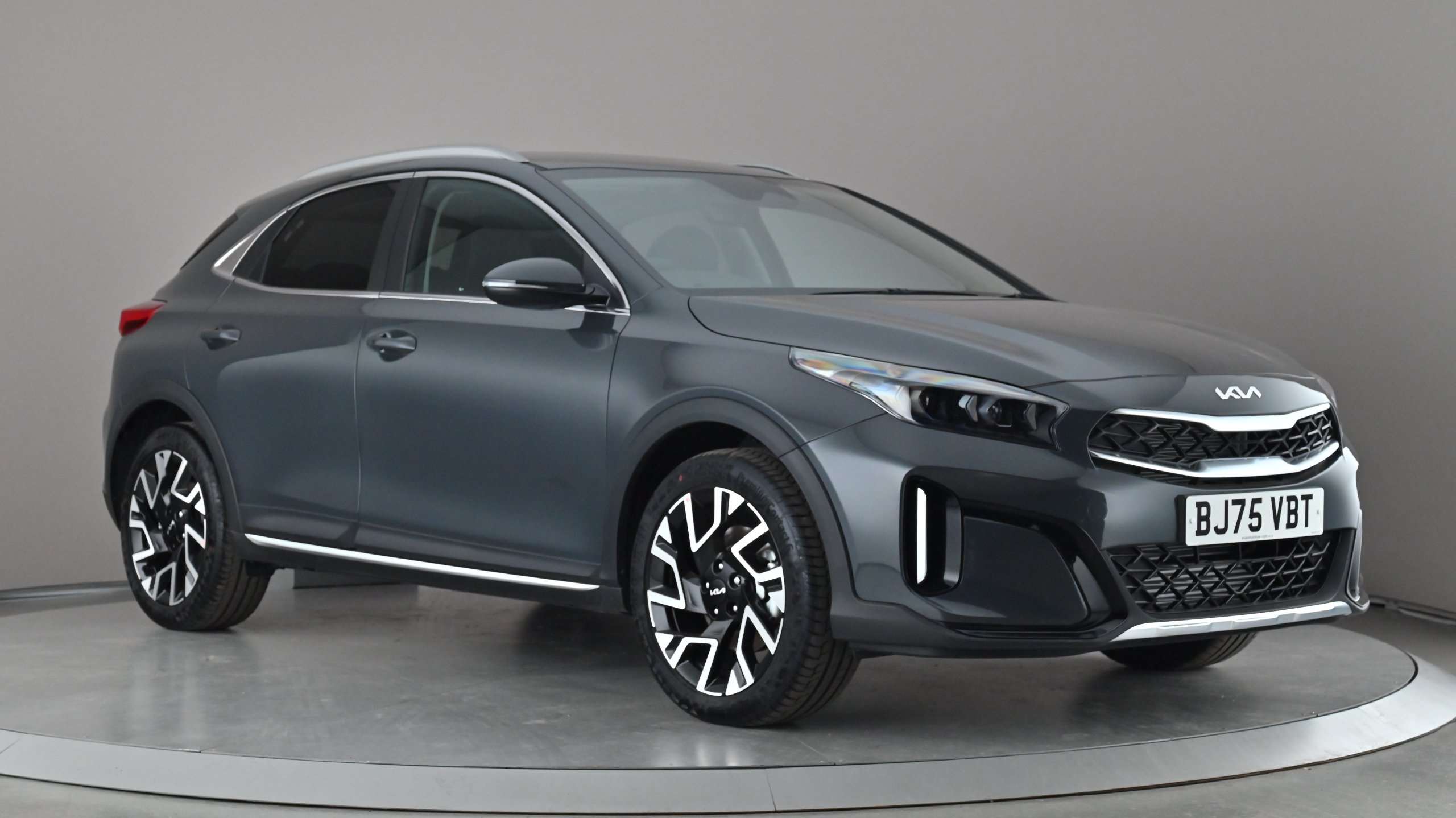 Main listing image - Kia XCeed