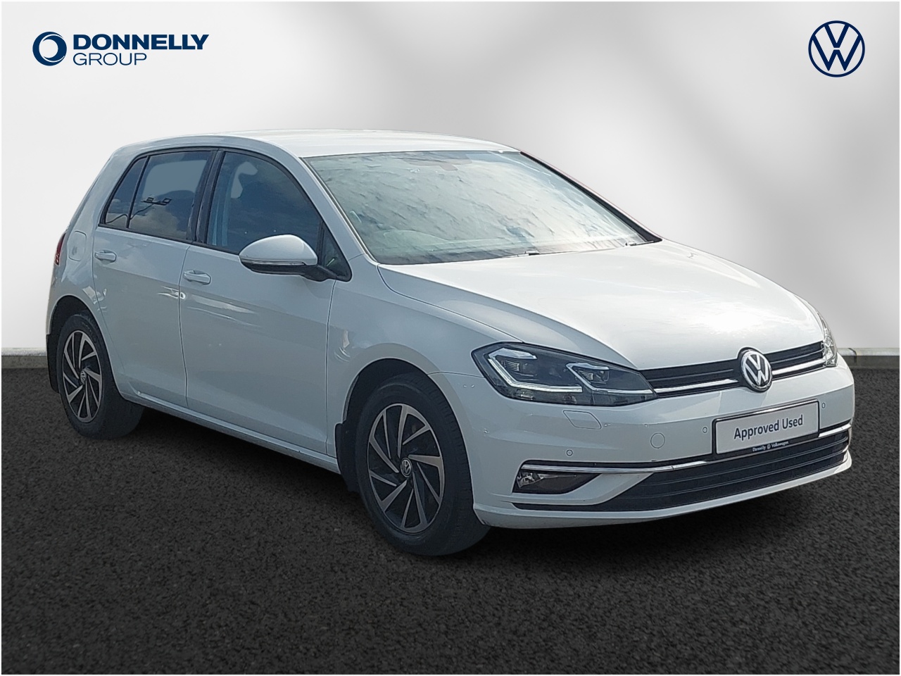 Main listing image - Volkswagen Golf