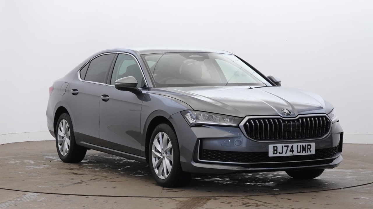 Main listing image - Skoda Superb