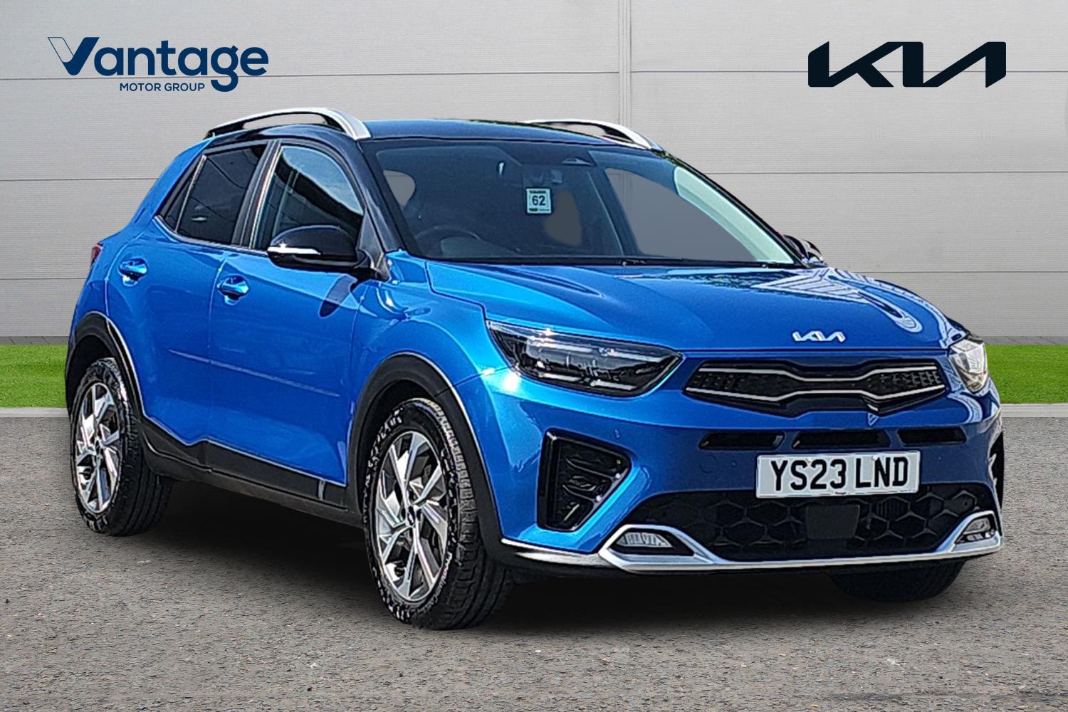 Main listing image - Kia Stonic