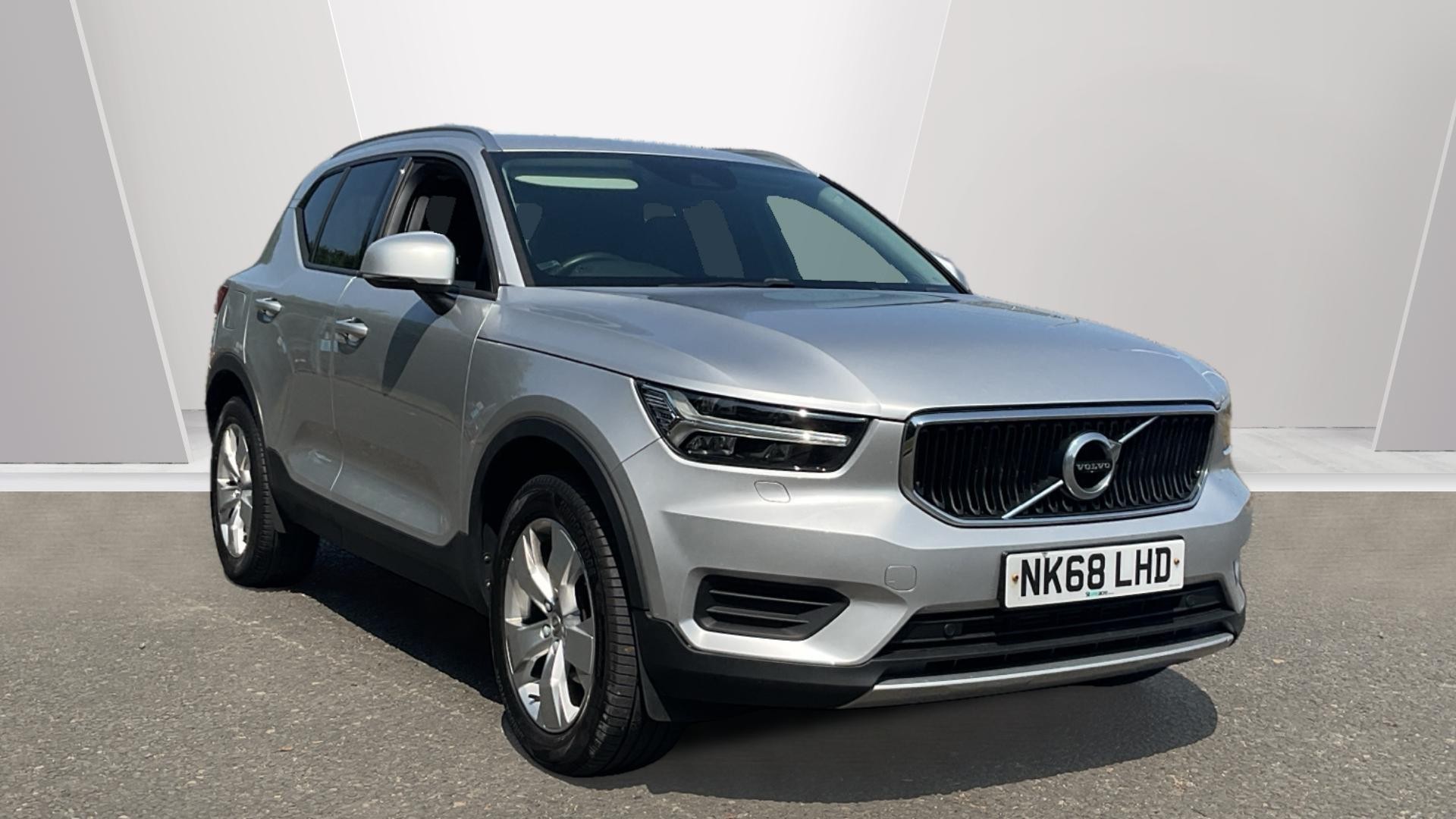 Main listing image - Volvo XC40