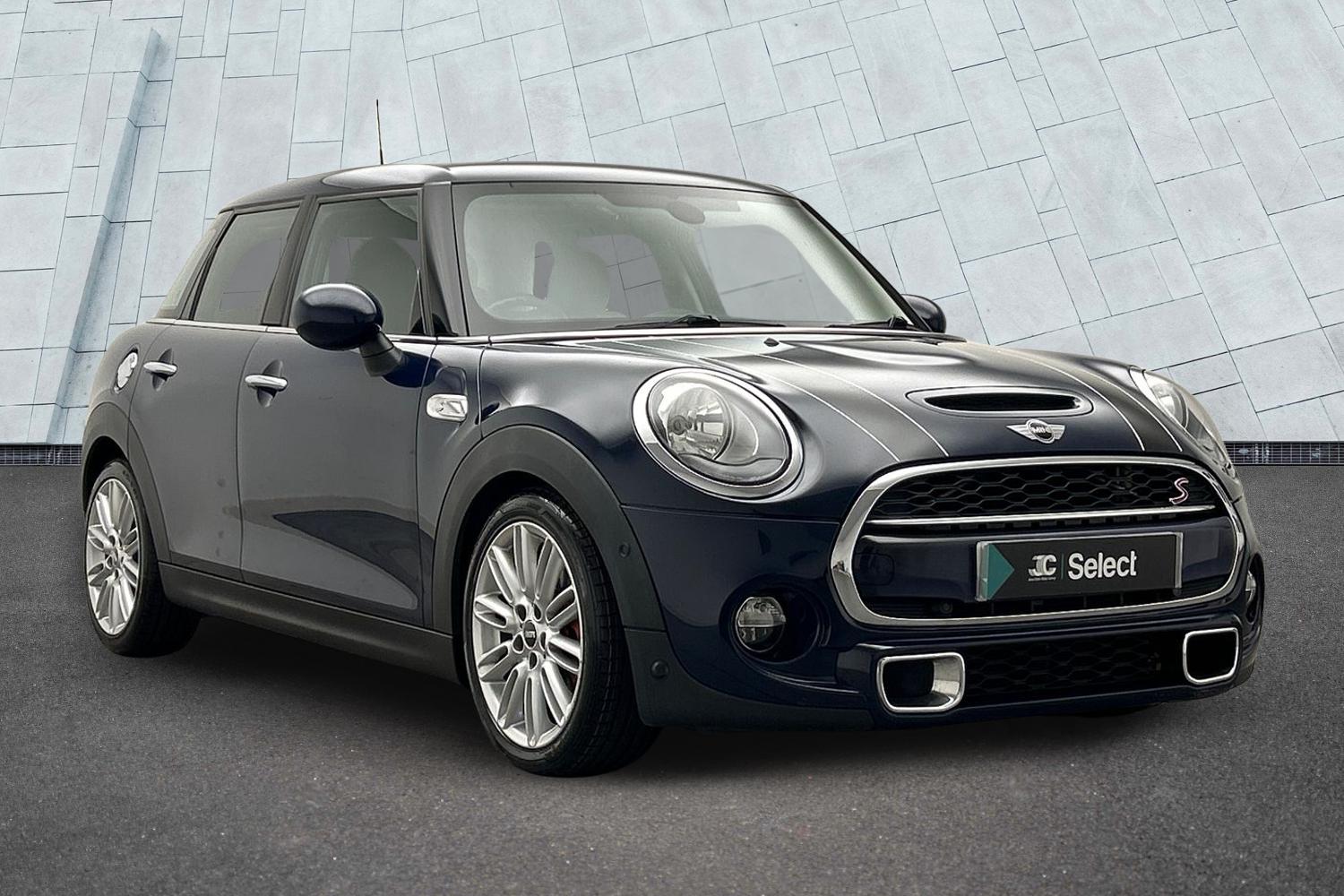 Main listing image - MINI Hatchback 5dr