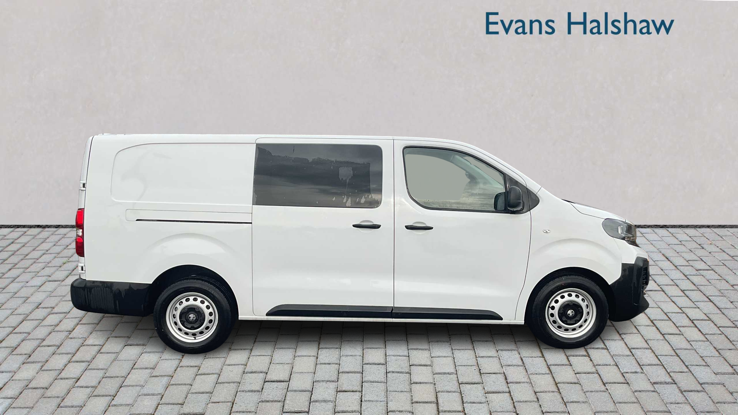 Main listing image - Vauxhall Vivaro