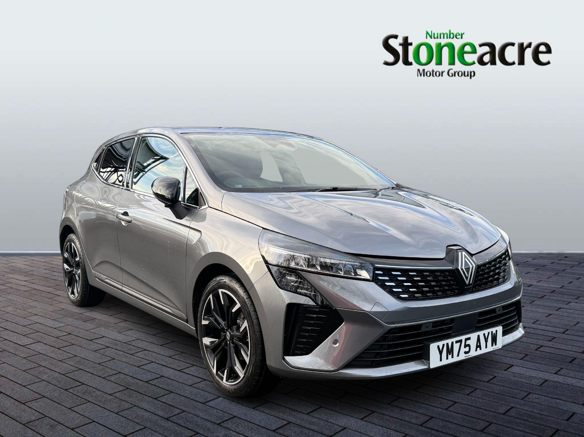 Main listing image - Renault Clio