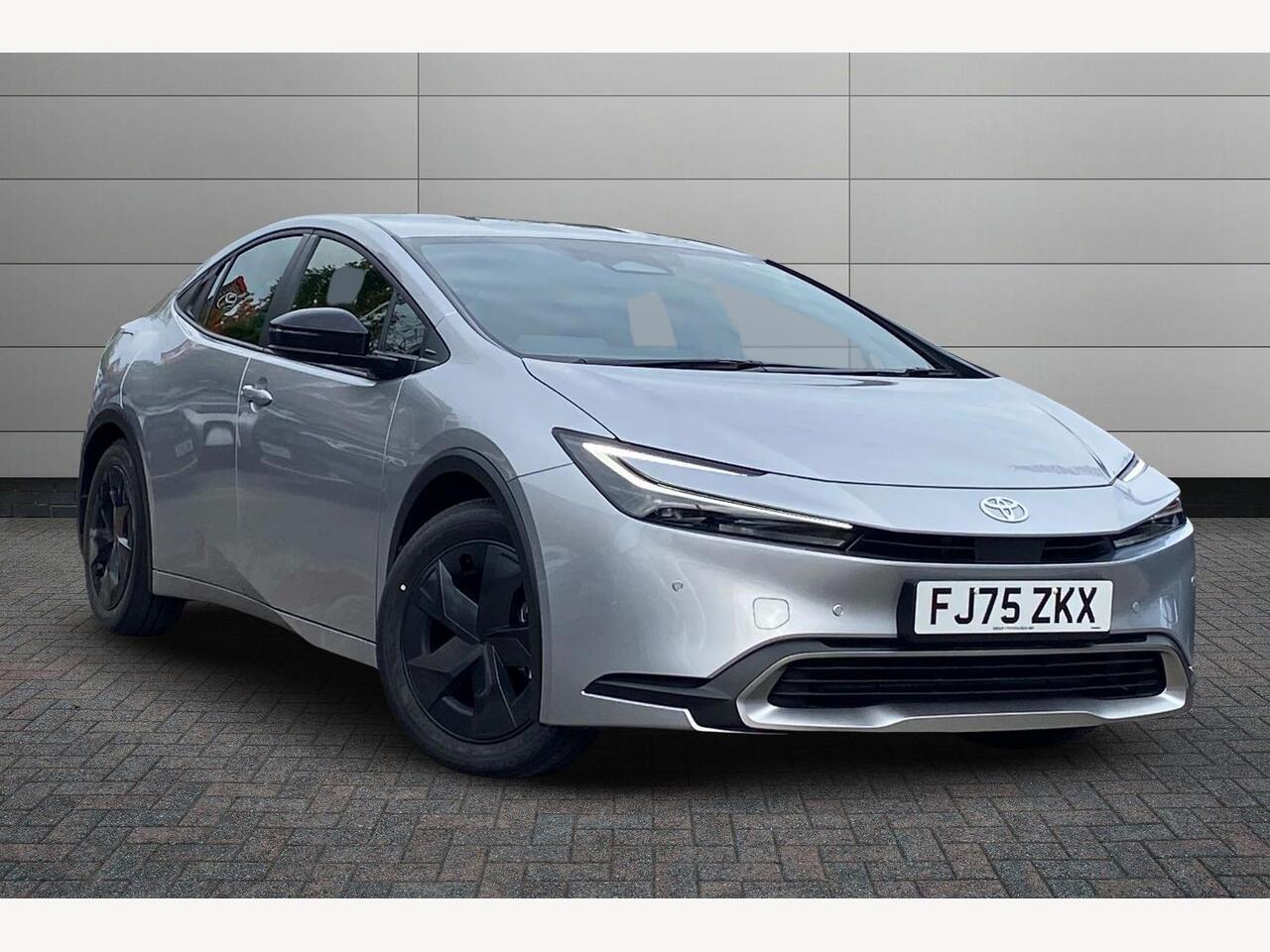 Main listing image - Toyota Prius Plug-In