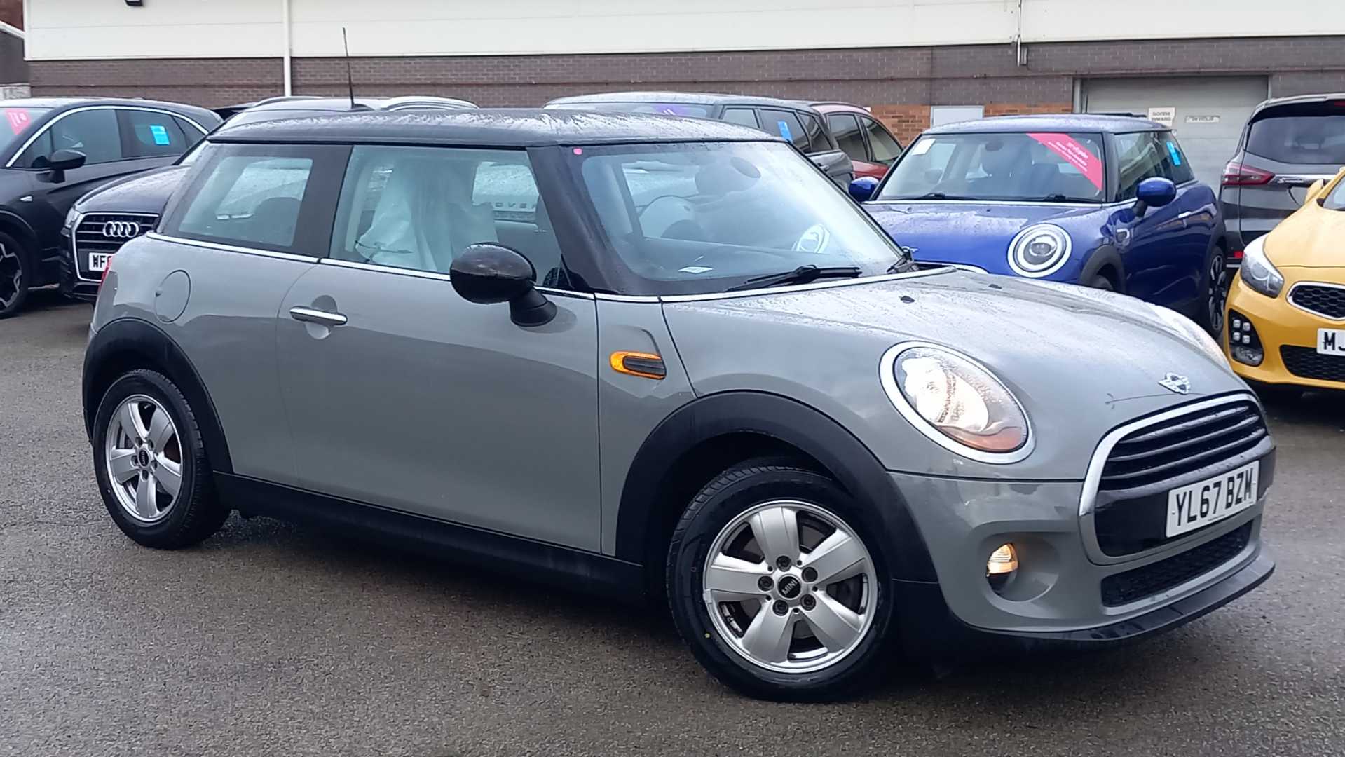 Main listing image - MINI Hatchback