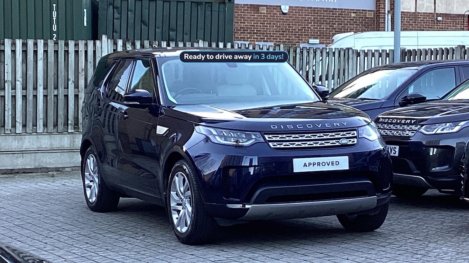 Main listing image - Land Rover Discovery