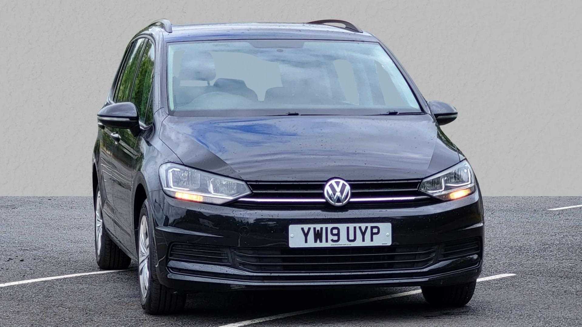 Main listing image - Volkswagen Touran
