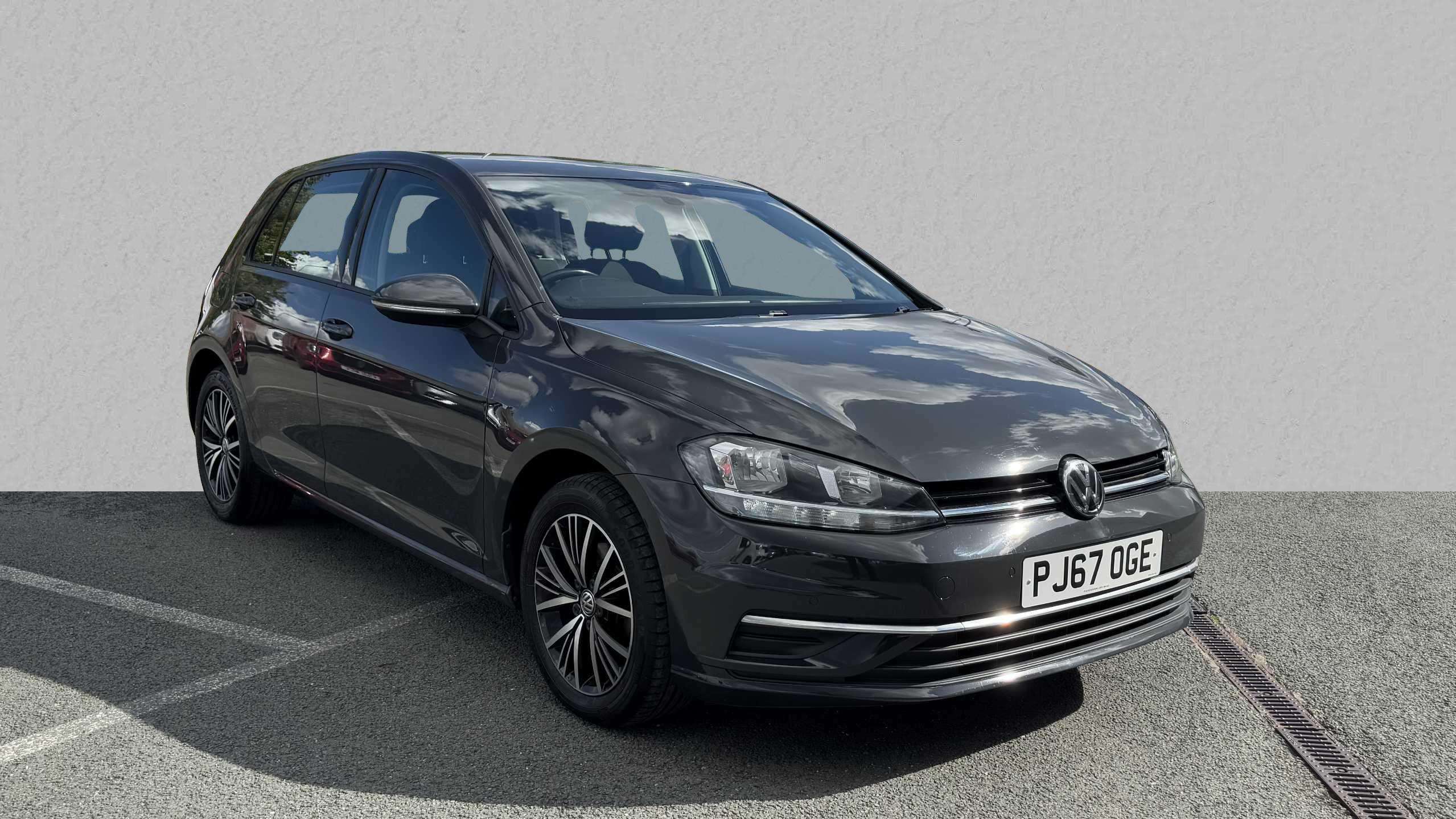 Main listing image - Volkswagen Golf
