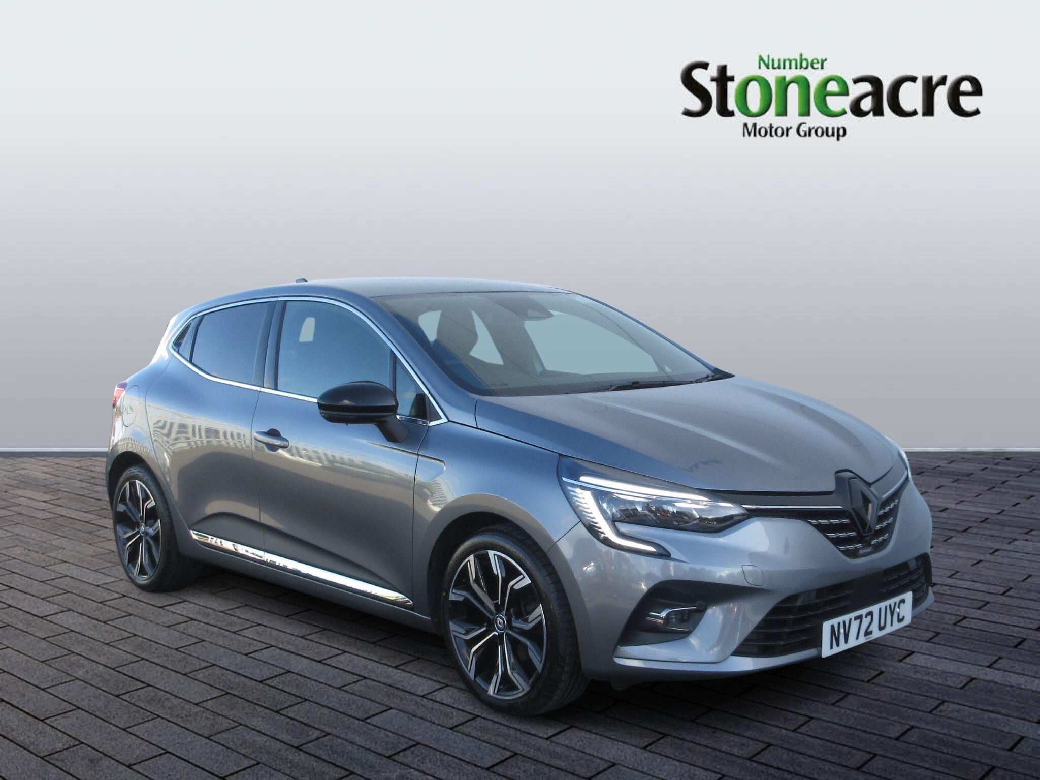 Main listing image - Renault Clio