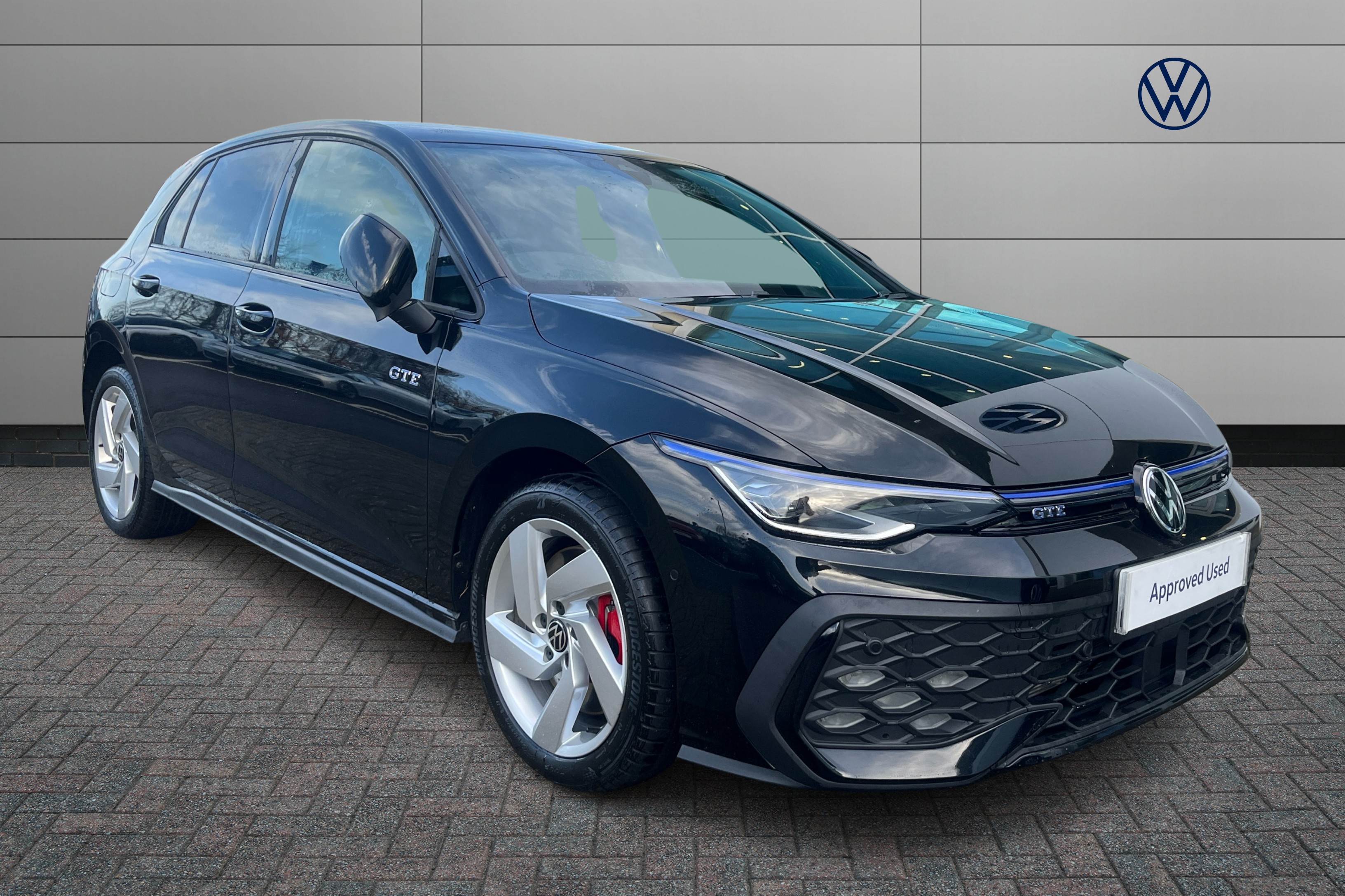 Main listing image - Volkswagen Golf GTE