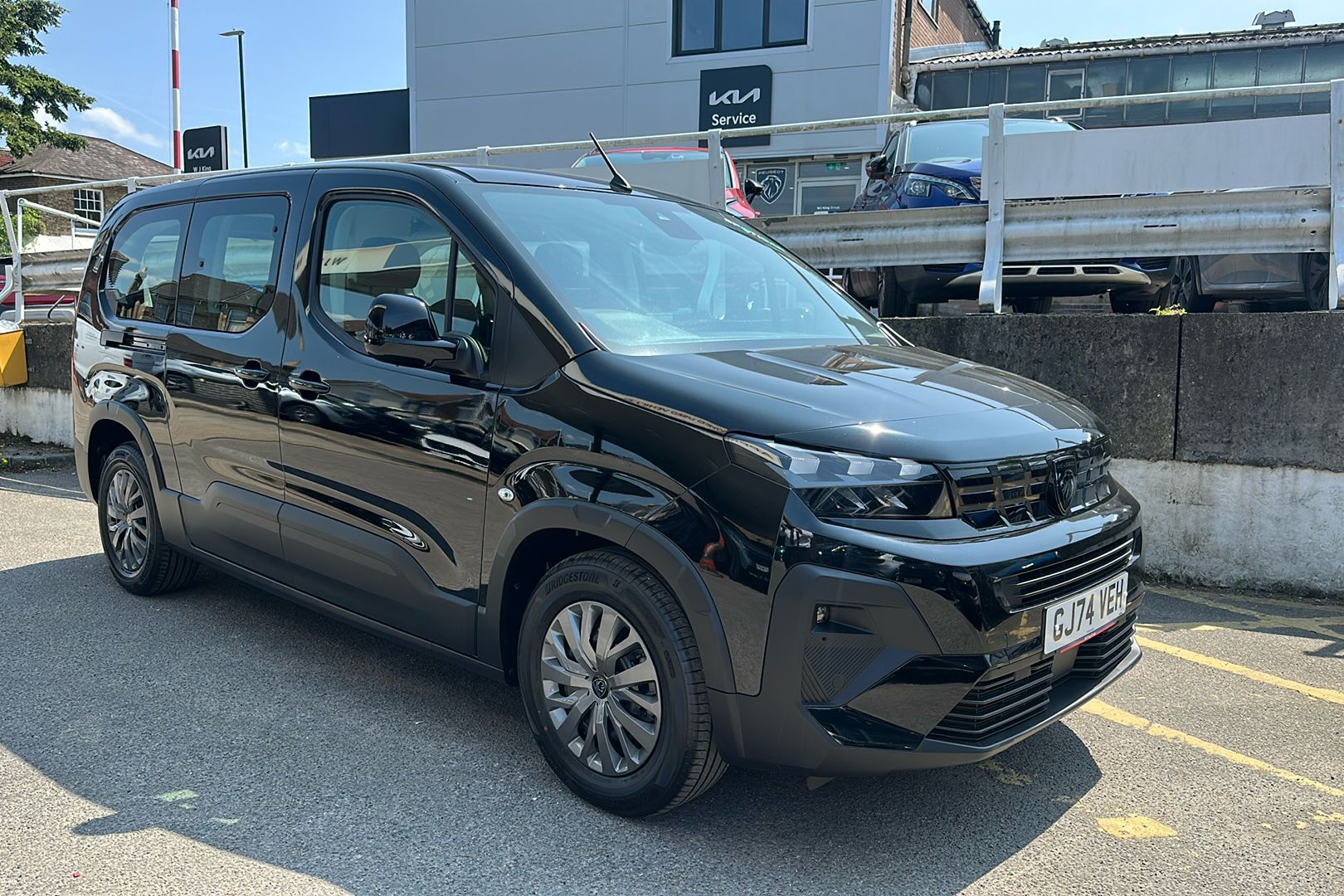 Main listing image - Peugeot Rifter
