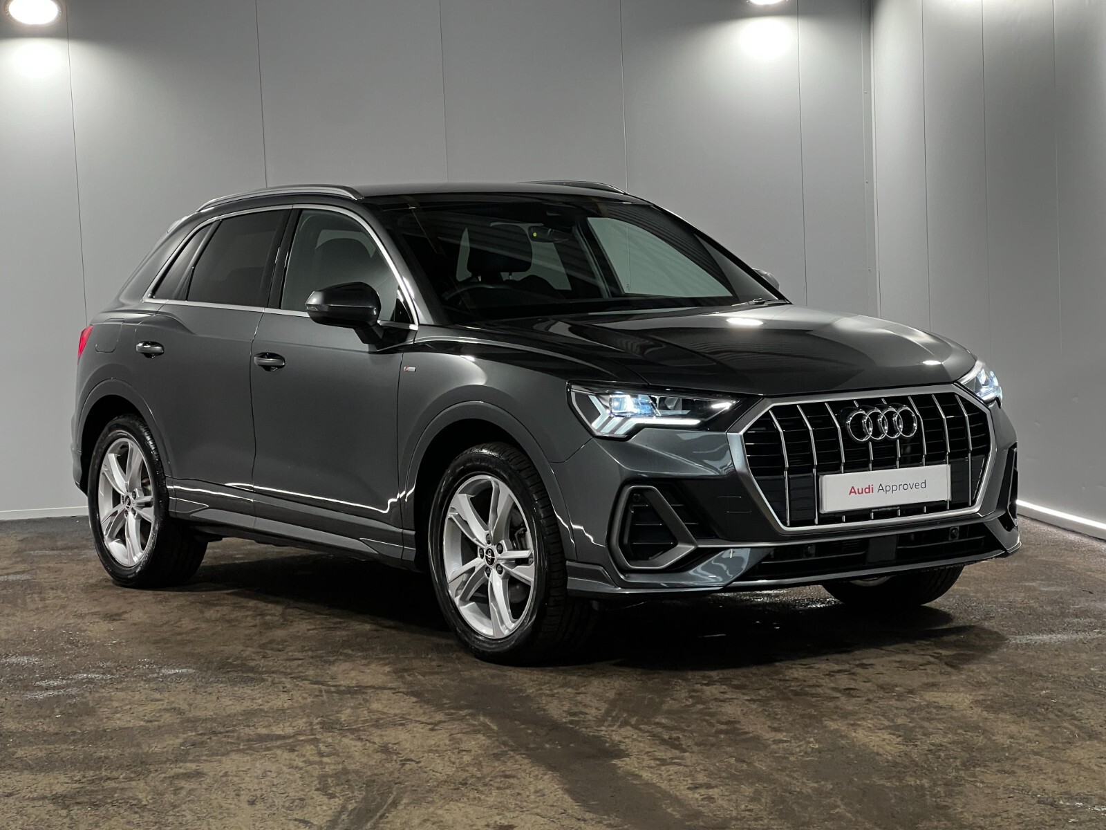 Main listing image - Audi Q3