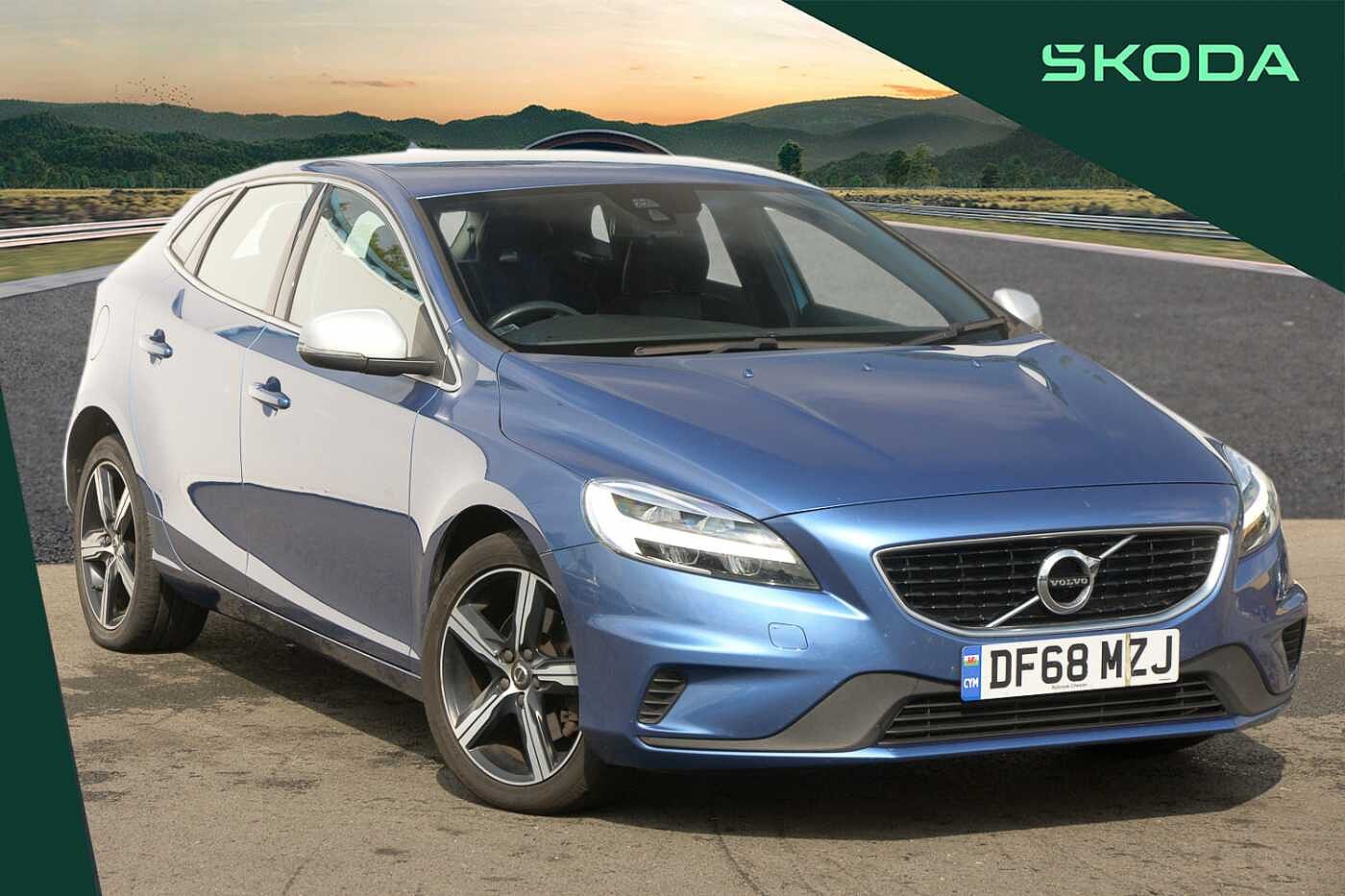 Main listing image - Volvo V40