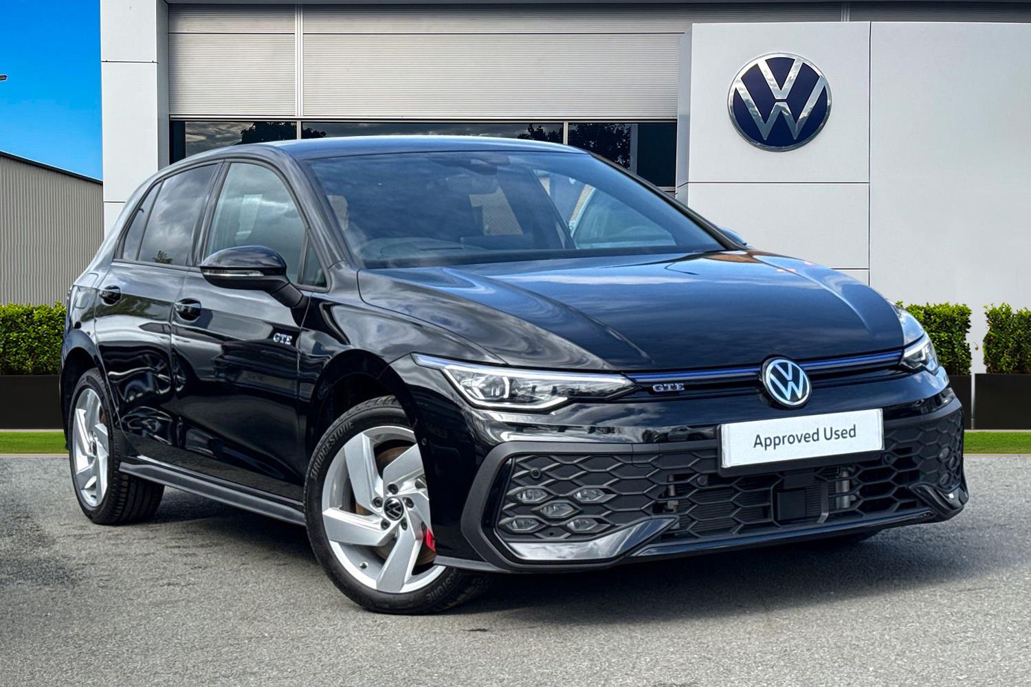 Main listing image - Volkswagen Golf GTE