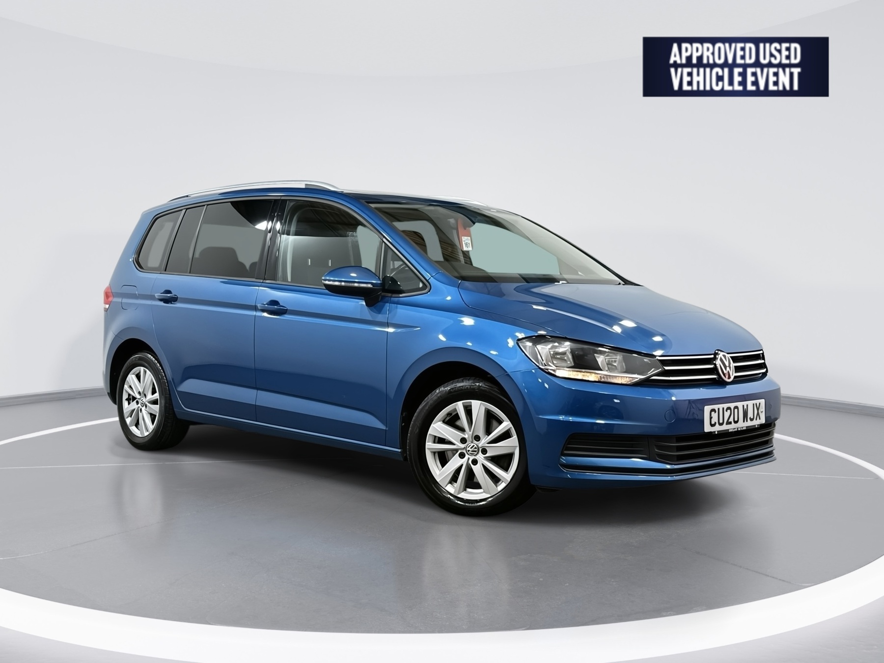 Main listing image - Volkswagen Touran