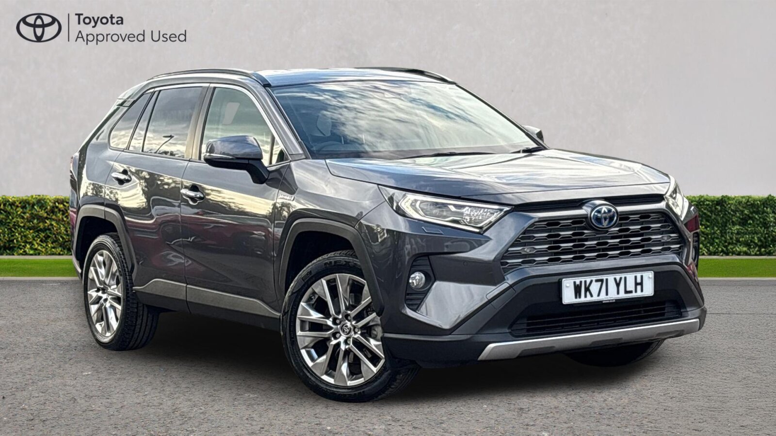 Main listing image - Toyota RAV4