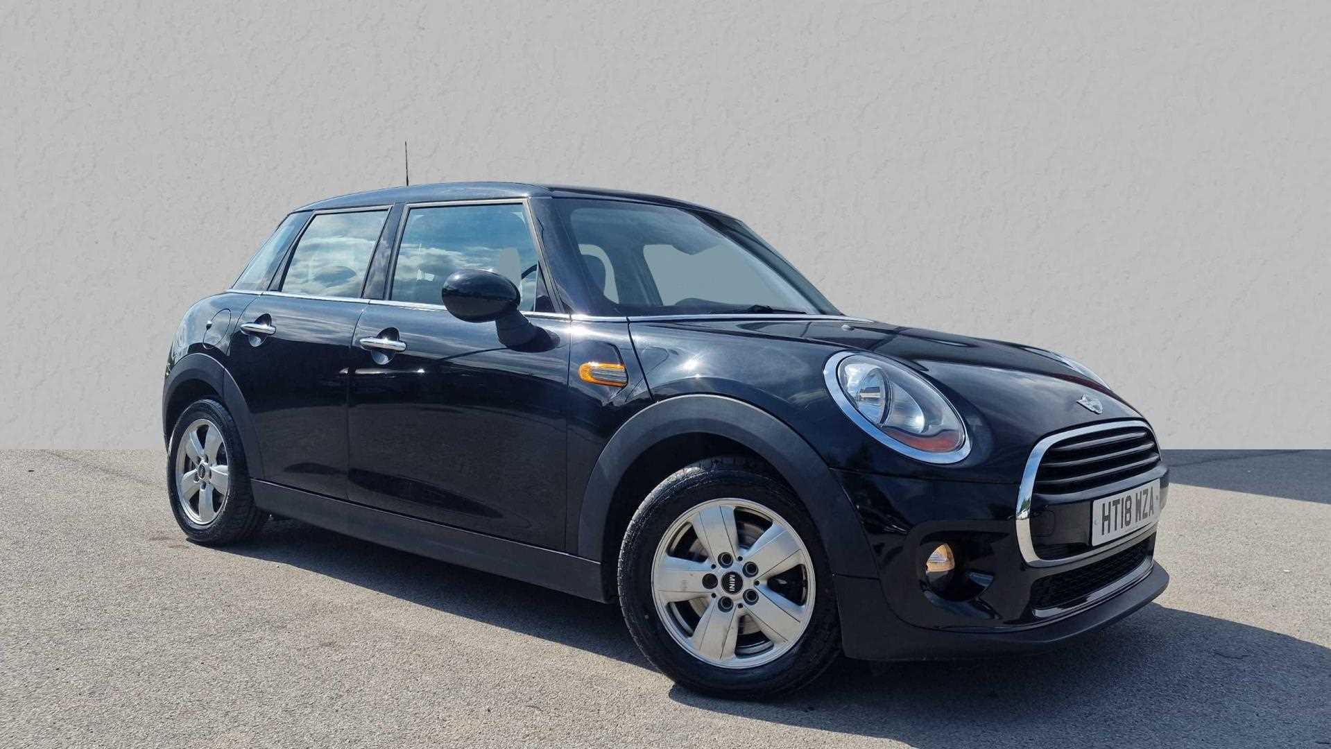 Main listing image - MINI Hatchback 5dr