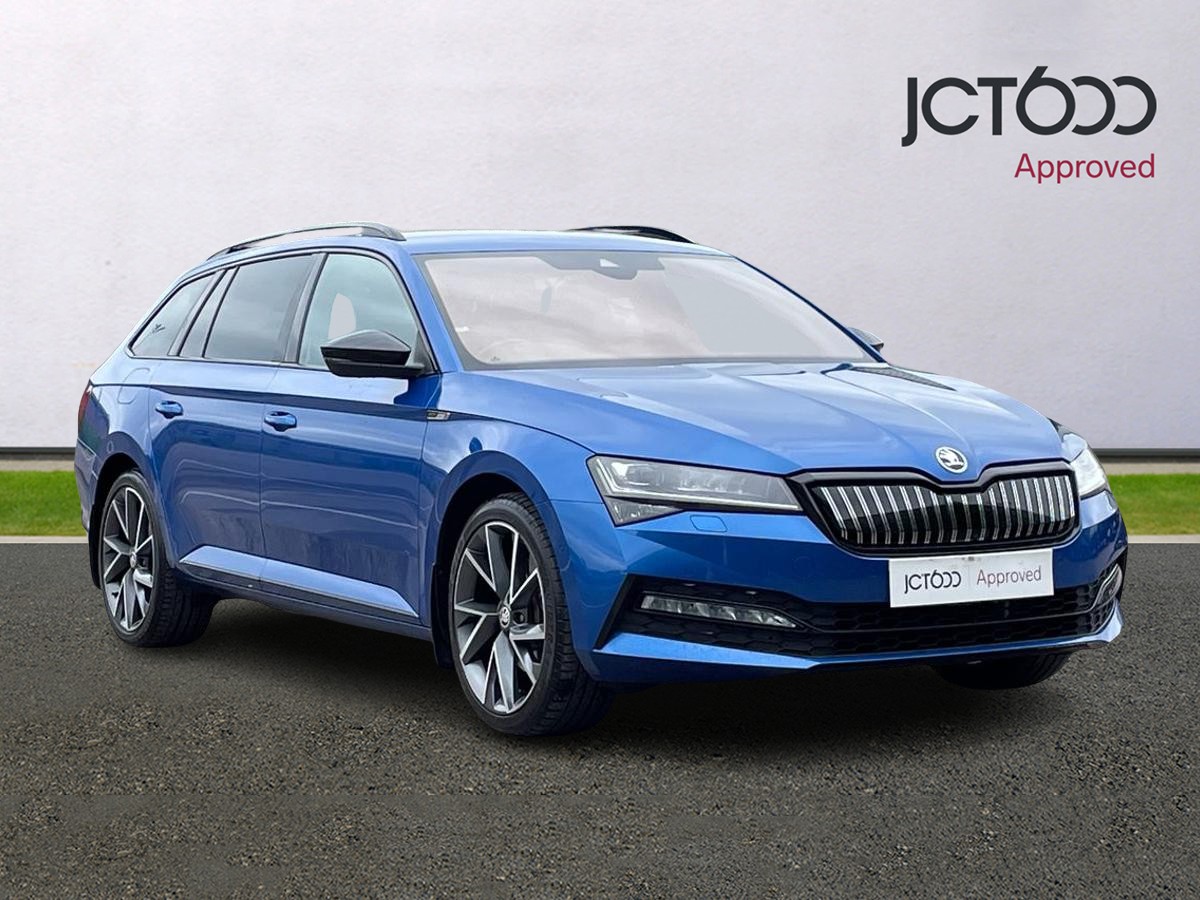 Main listing image - Skoda Superb Estate