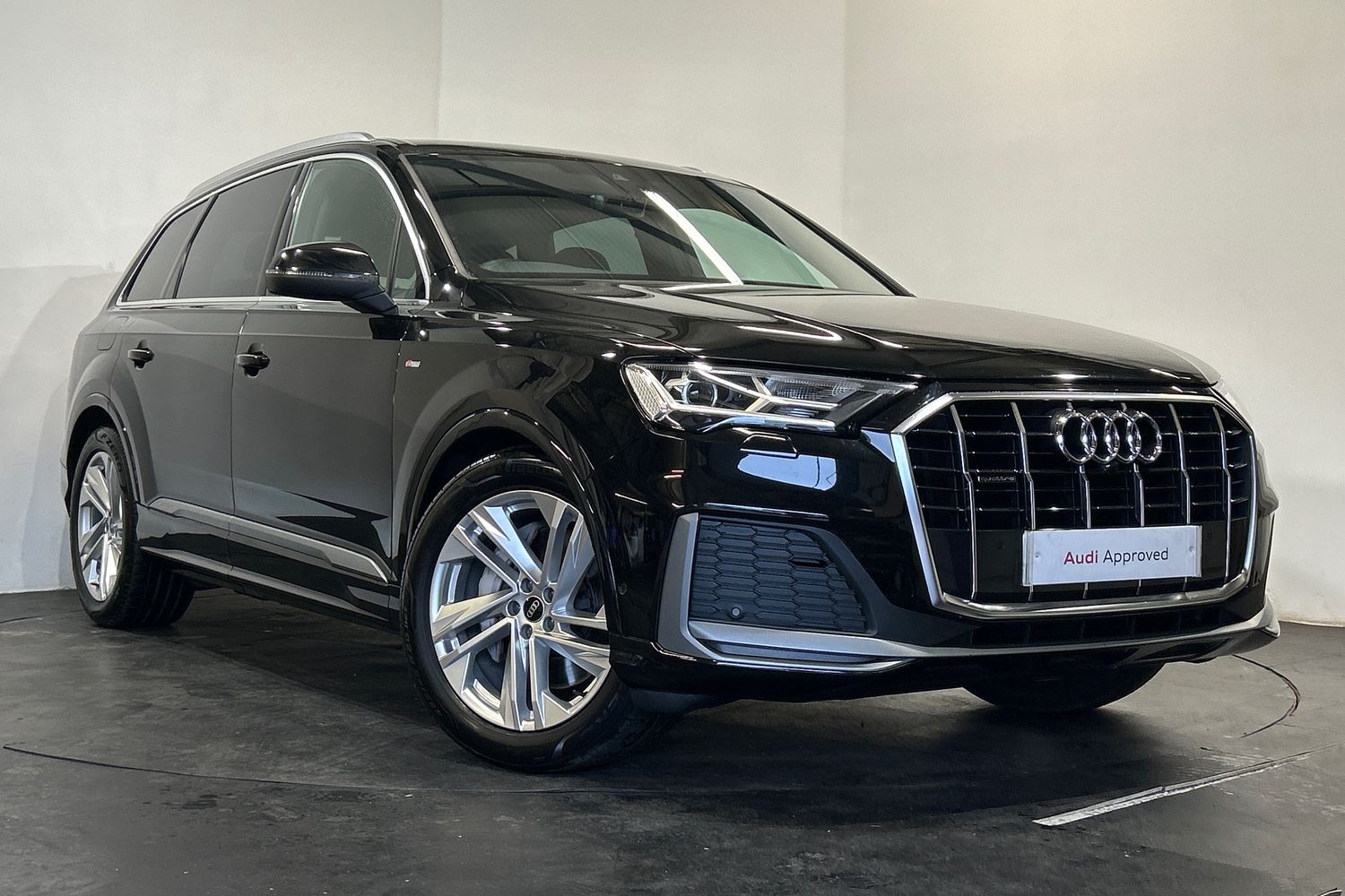 Main listing image - Audi Q7