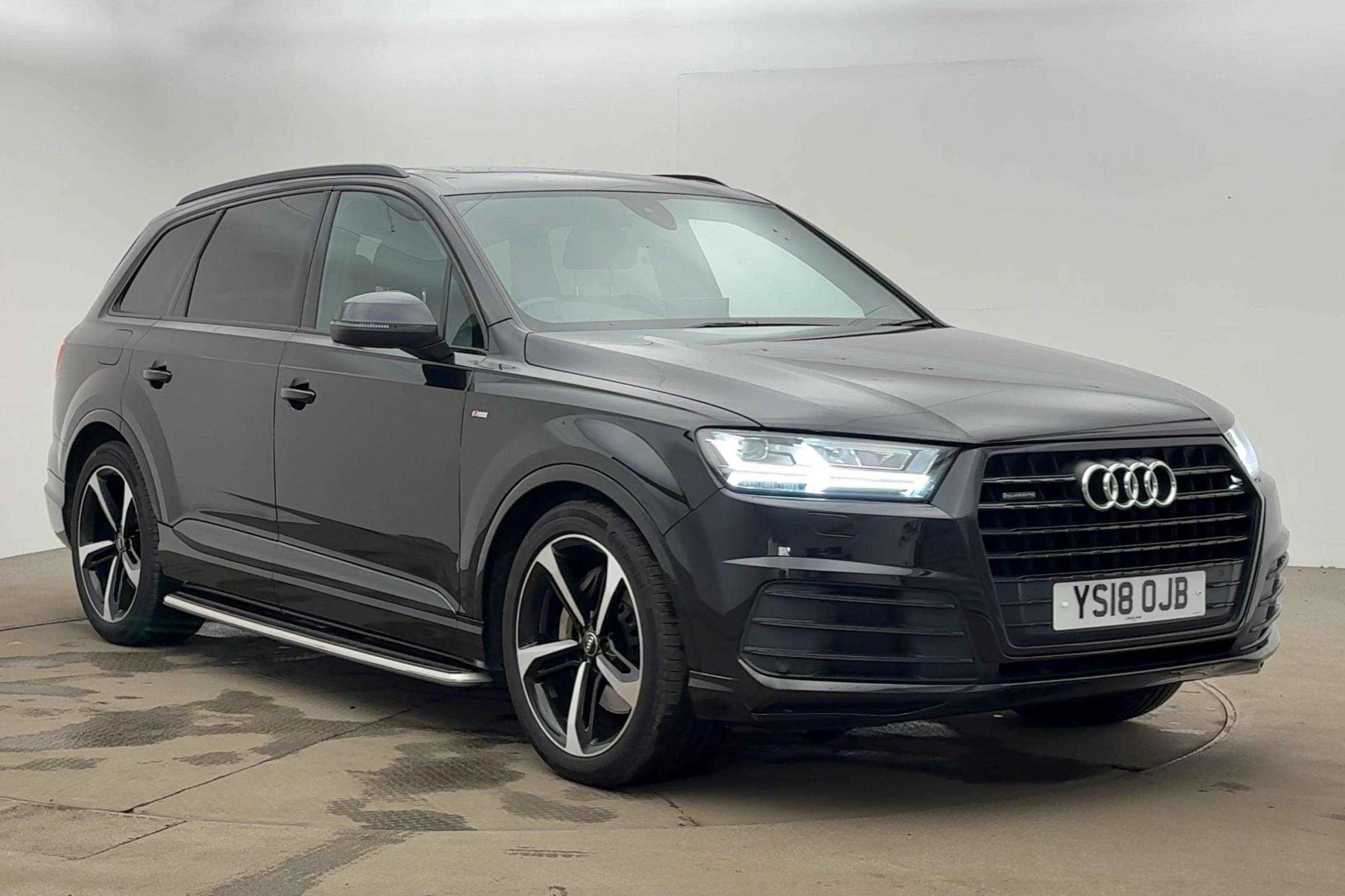 Main listing image - Audi Q7