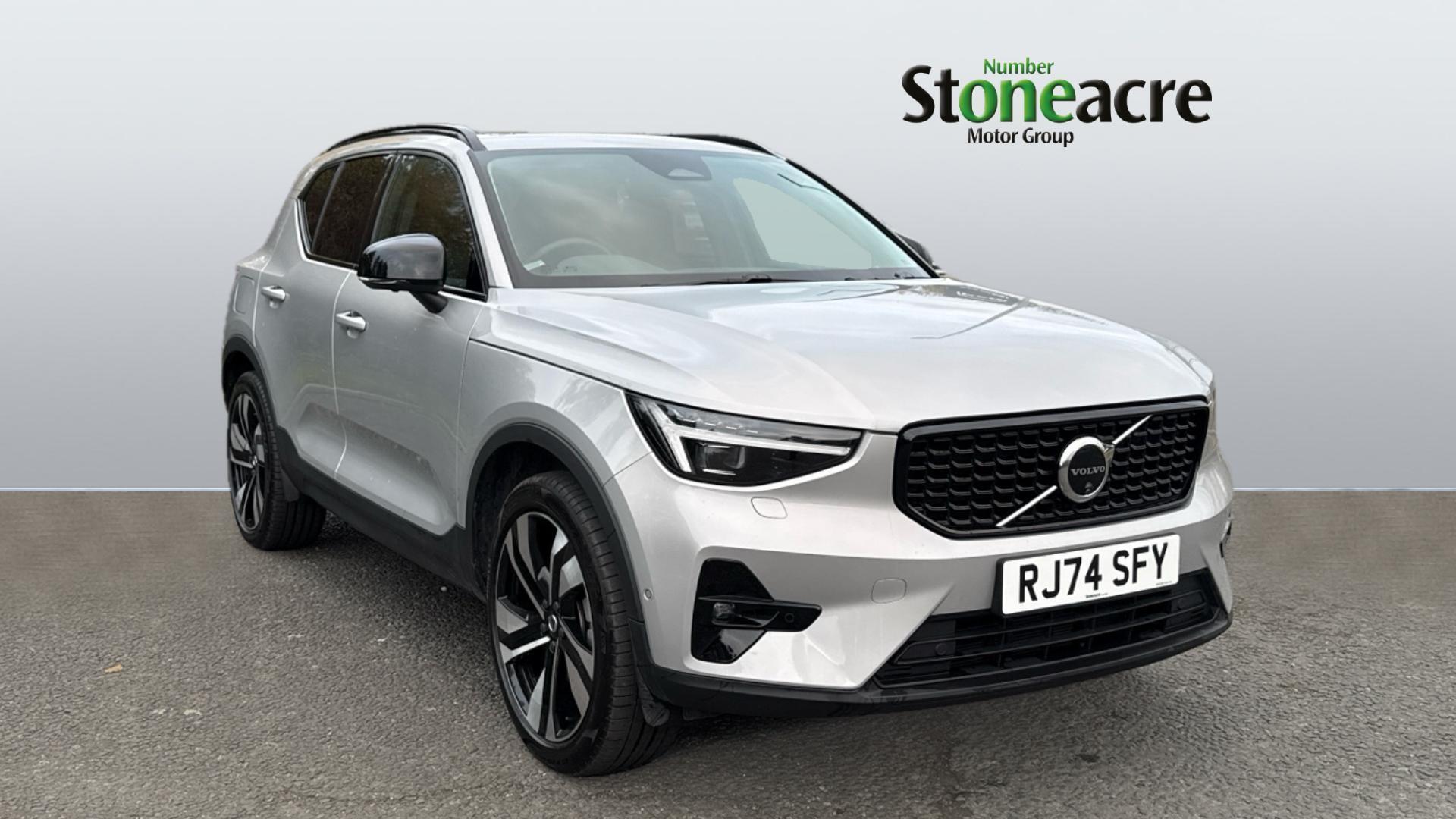Main listing image - Volvo XC40