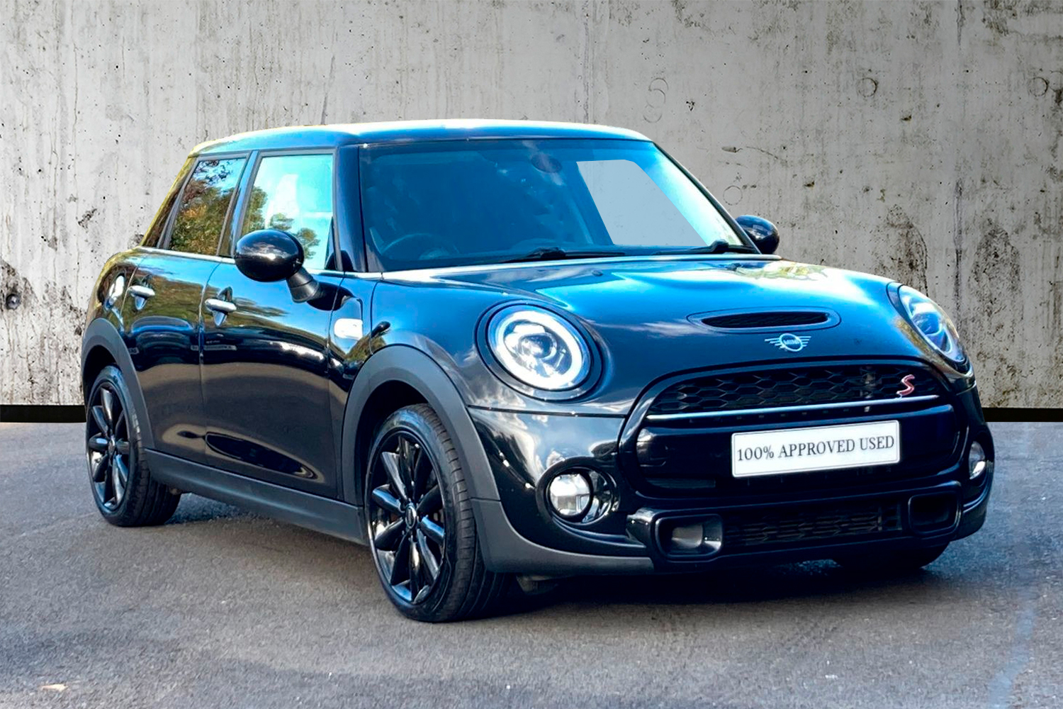 Main listing image - MINI Hatchback 5dr