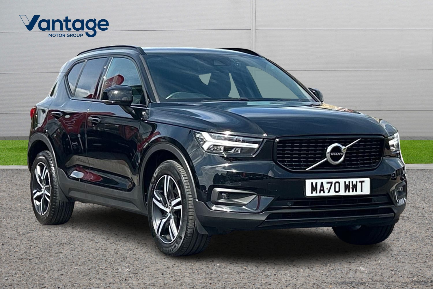 Main listing image - Volvo XC40