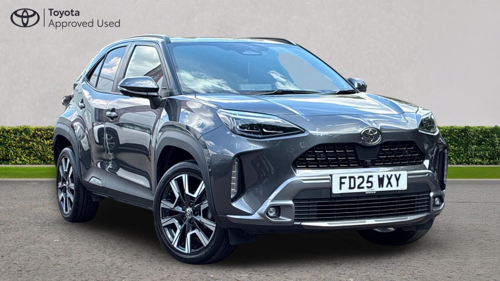 Main listing image - Toyota Yaris Cross