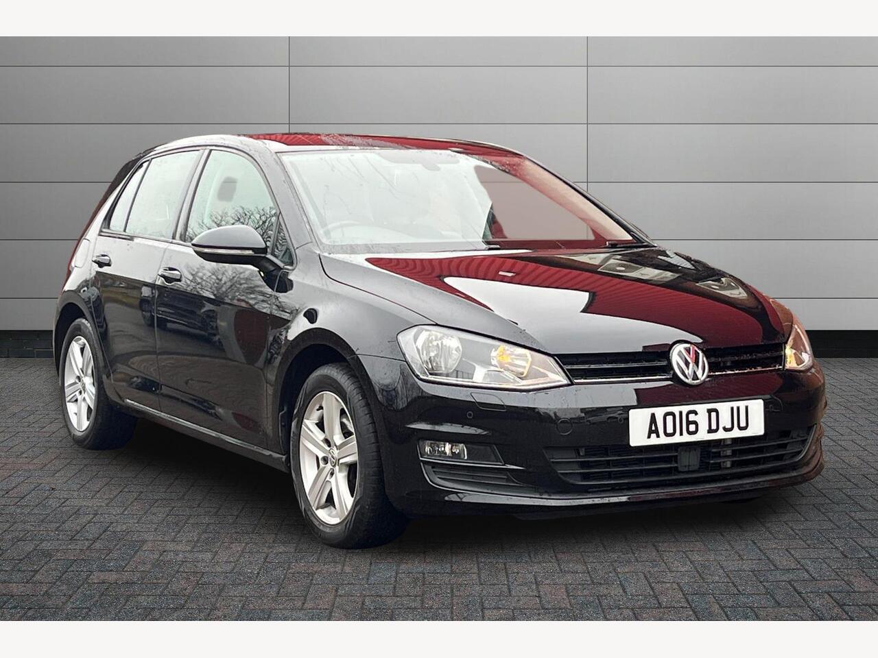 Main listing image - Volkswagen Golf