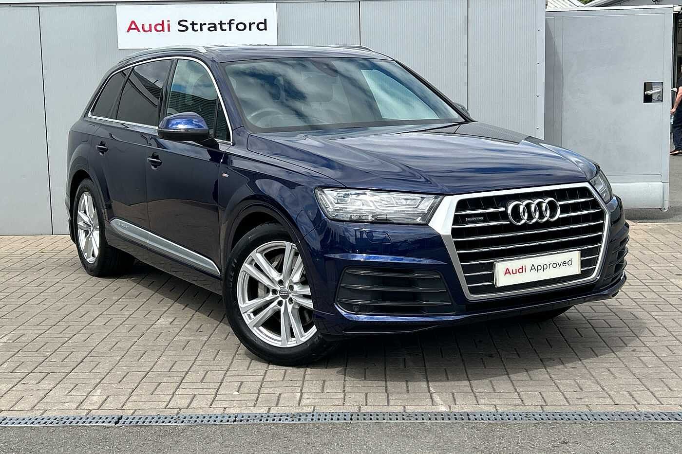 Main listing image - Audi Q7