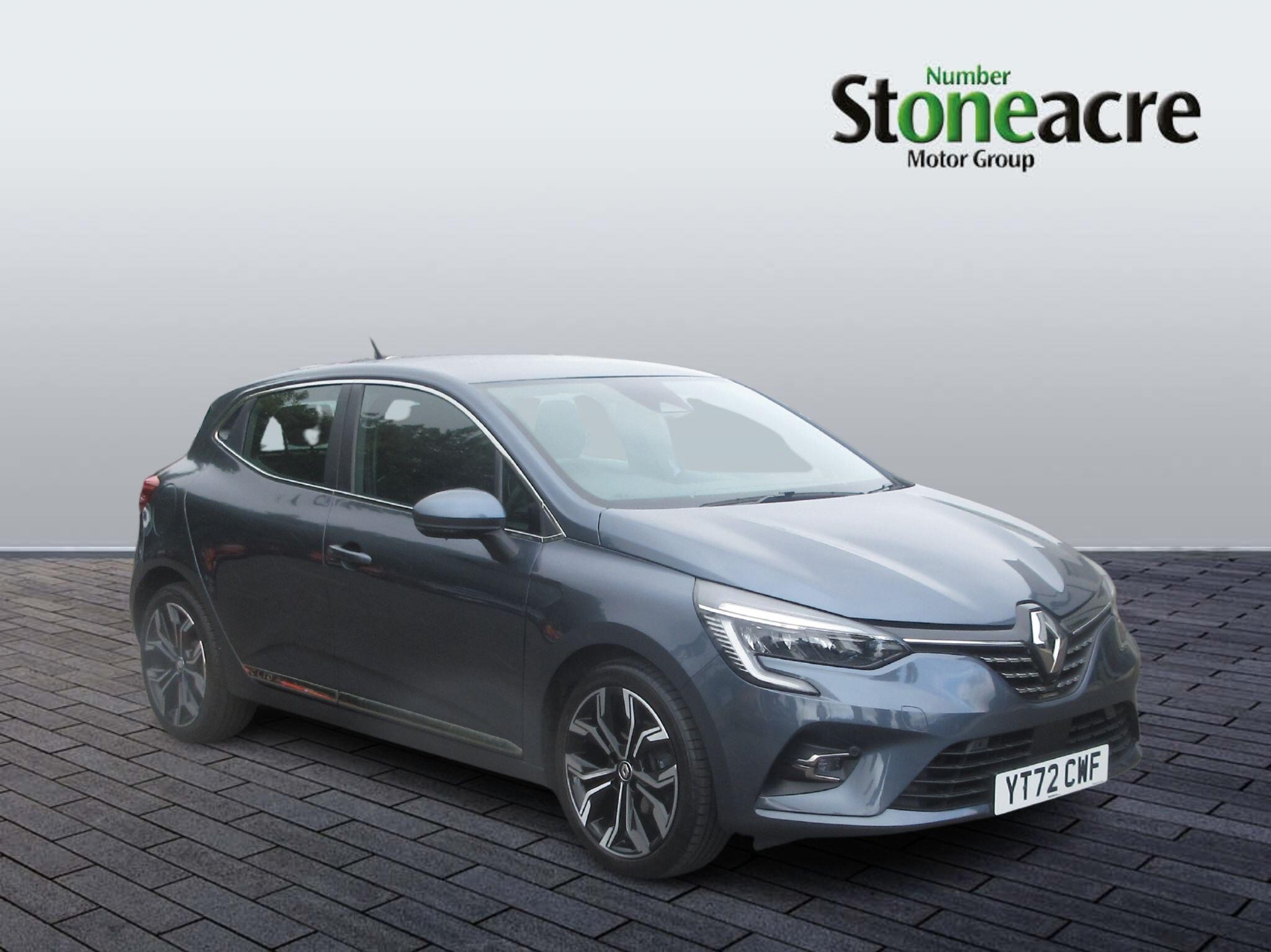 Main listing image - Renault Clio