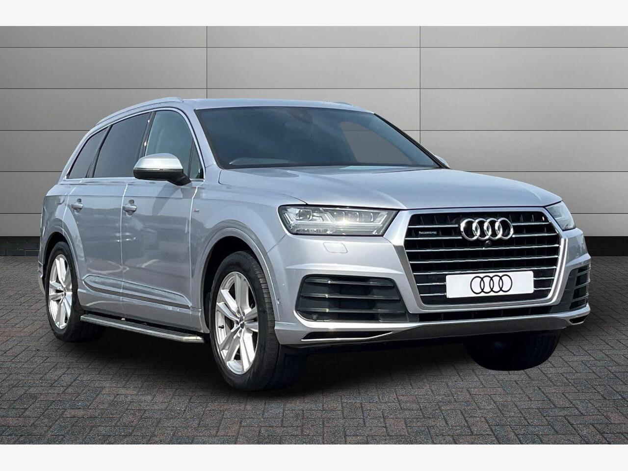 Main listing image - Audi Q7