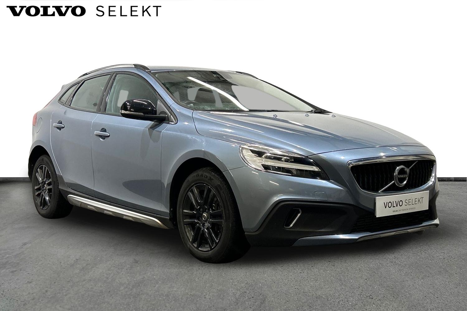 Main listing image - Volvo V40 Cross Country
