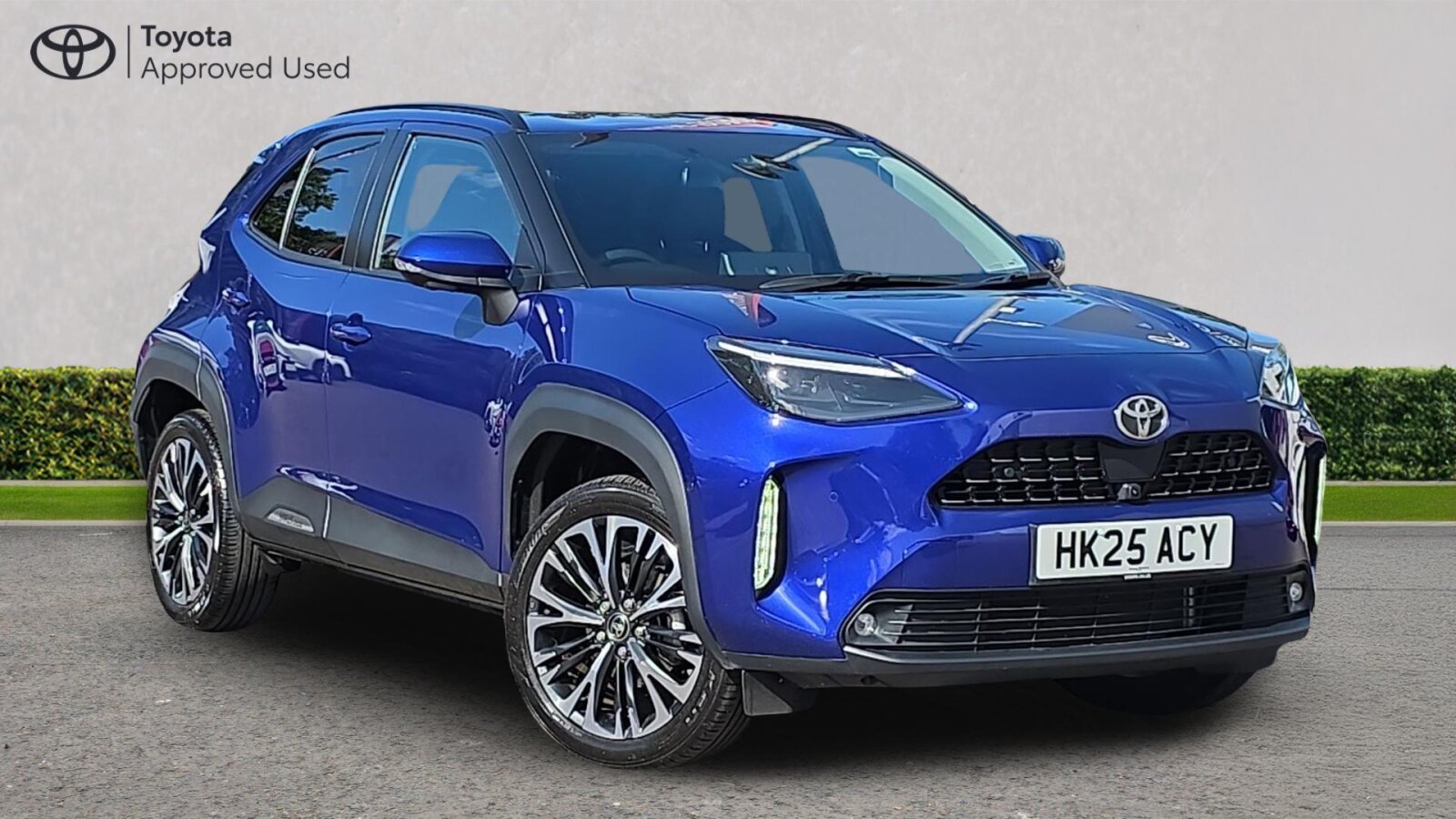 Main listing image - Toyota Yaris Cross
