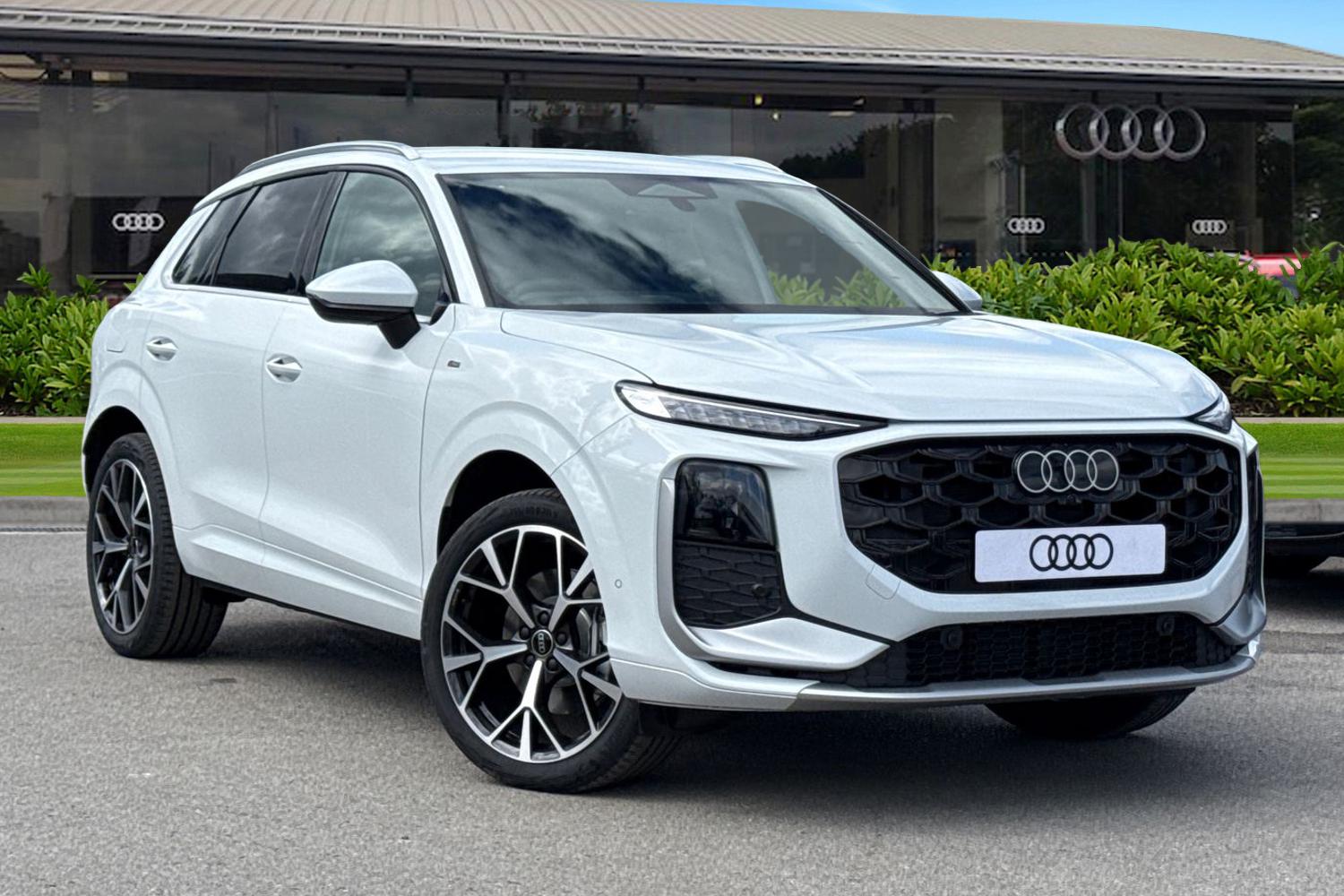 Main listing image - Audi Q3